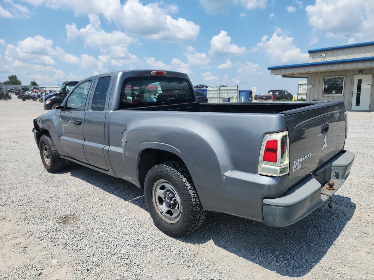 2006 Mitsubishi Raider Ls Gray vin: 1Z7HC22K56S537470