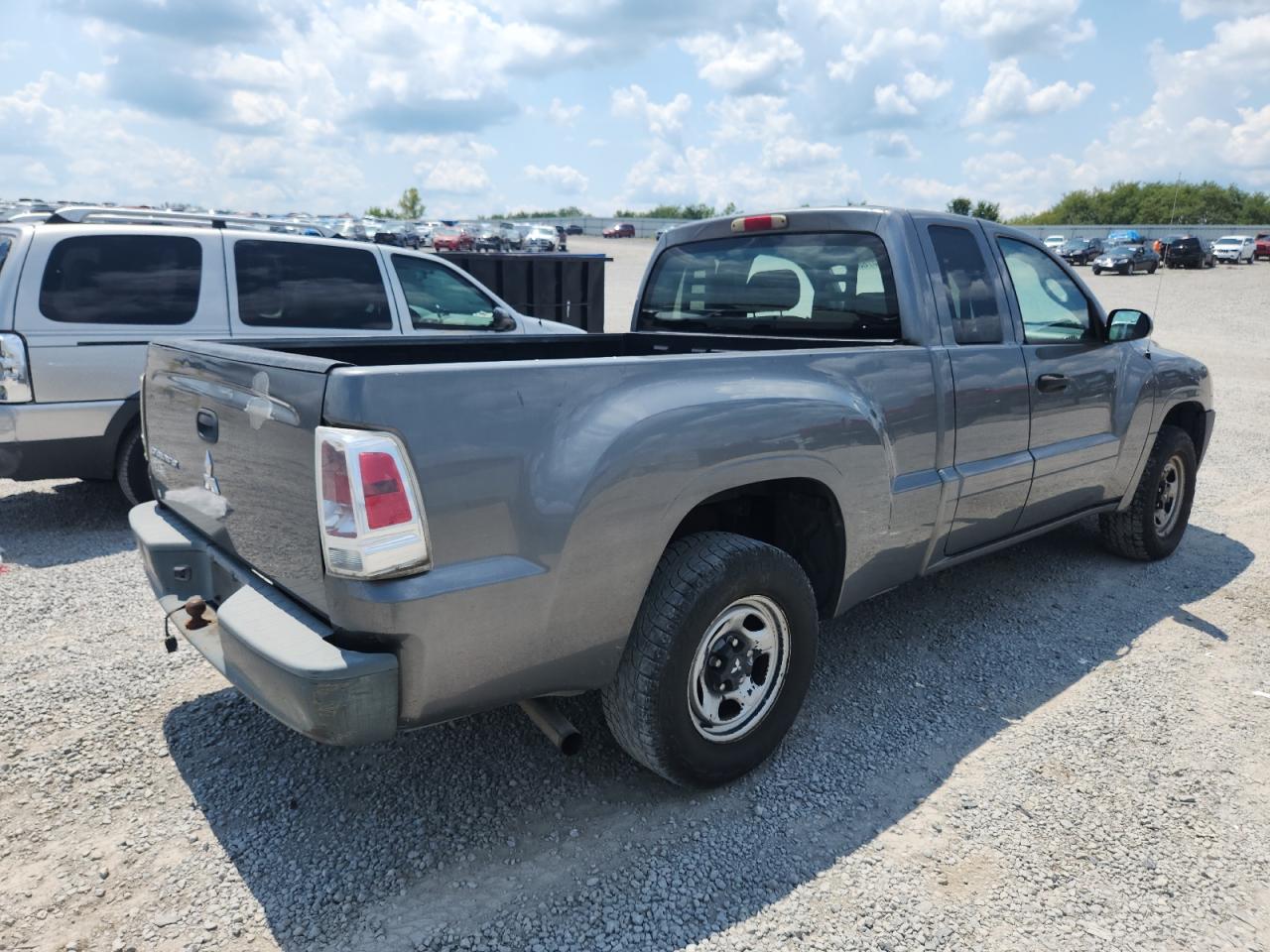 2006 Mitsubishi Raider Ls Gray vin: 1Z7HC22K56S537470