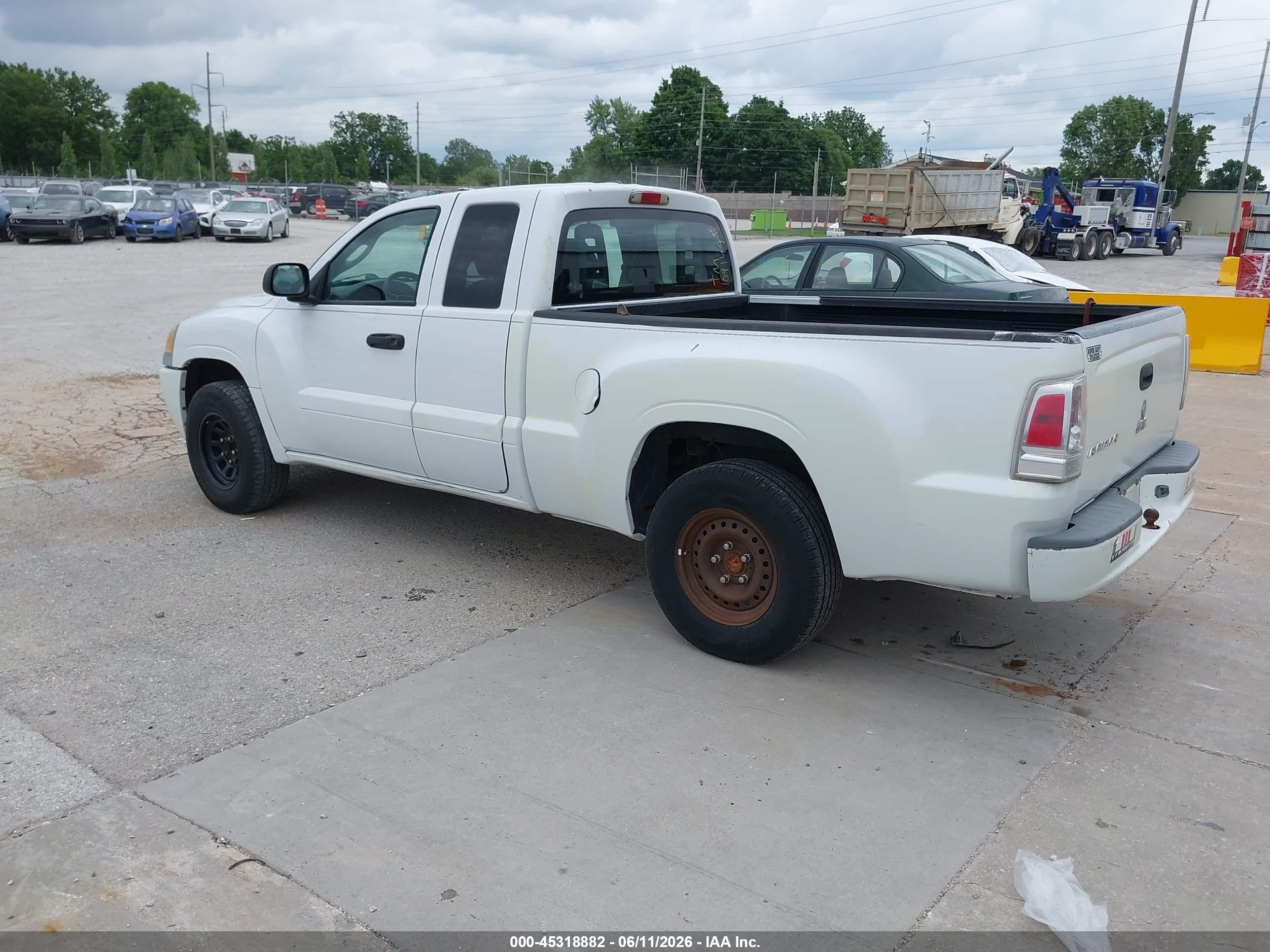 2007 Mitsubishi Raider Ls White vin: 1Z7HC22K87S109149
