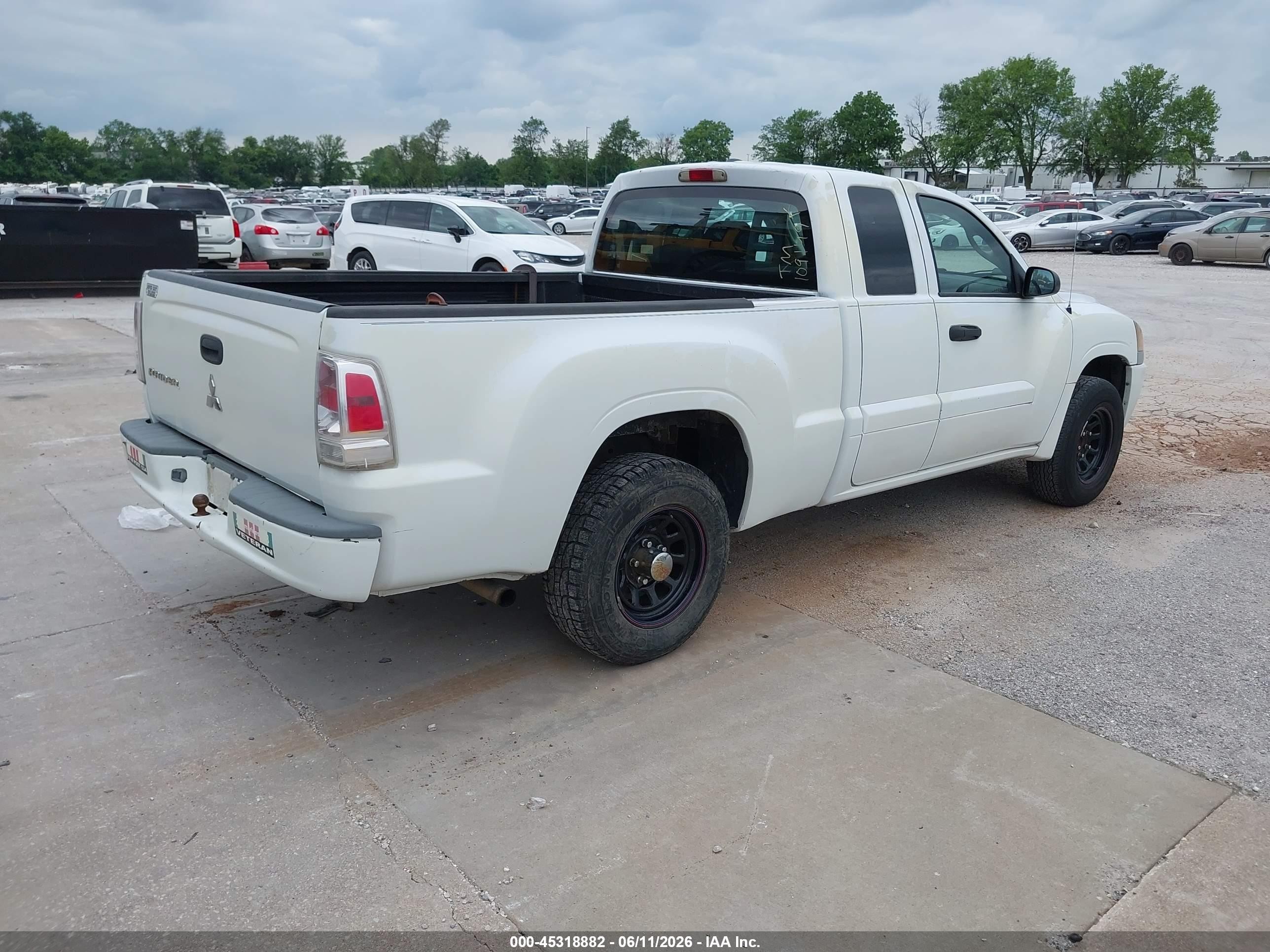 2007 Mitsubishi Raider Ls White vin: 1Z7HC22K87S109149
