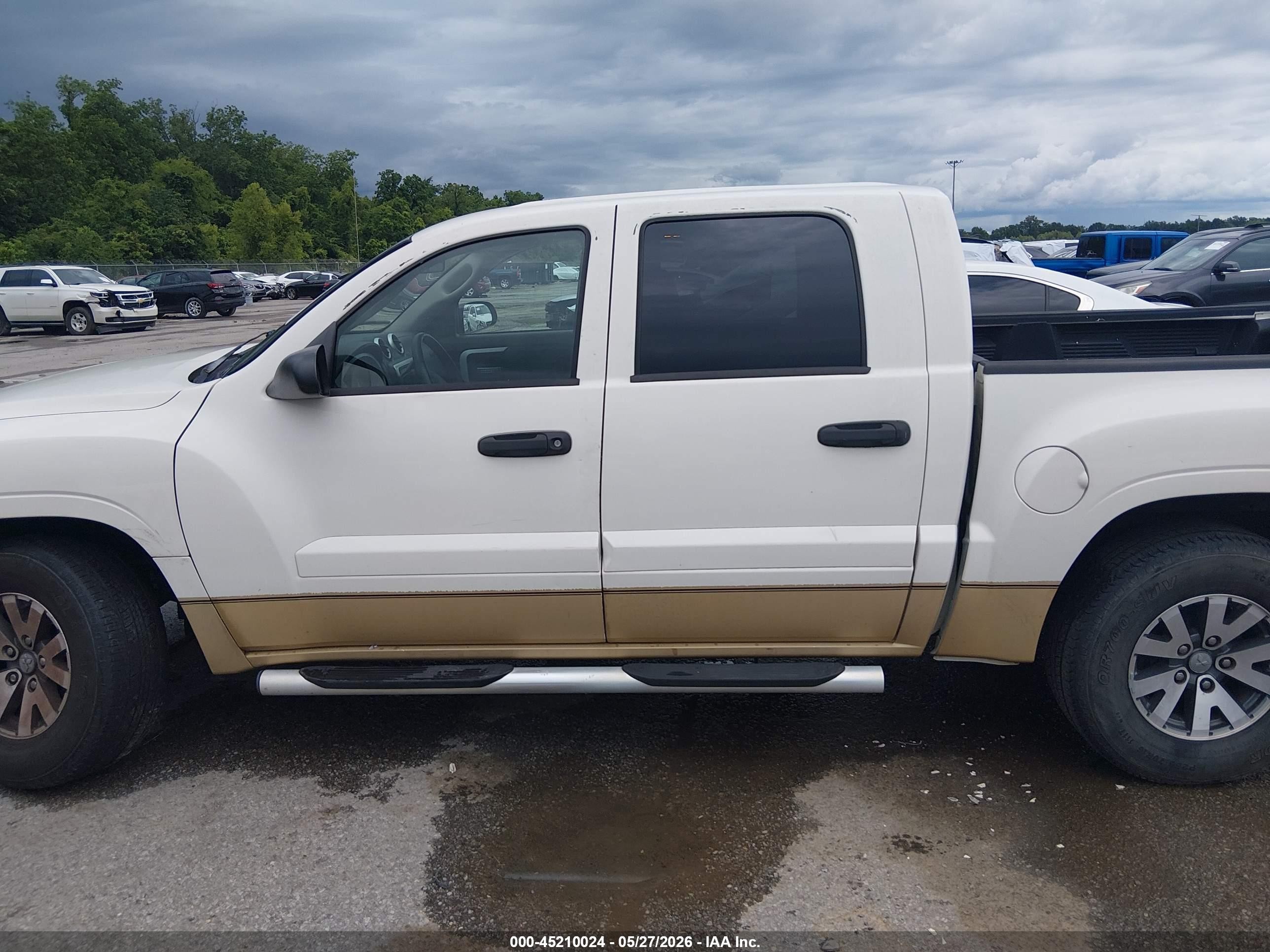 2009 Mitsubishi Raider Ls White vin: 1Z7HC28K09S729732