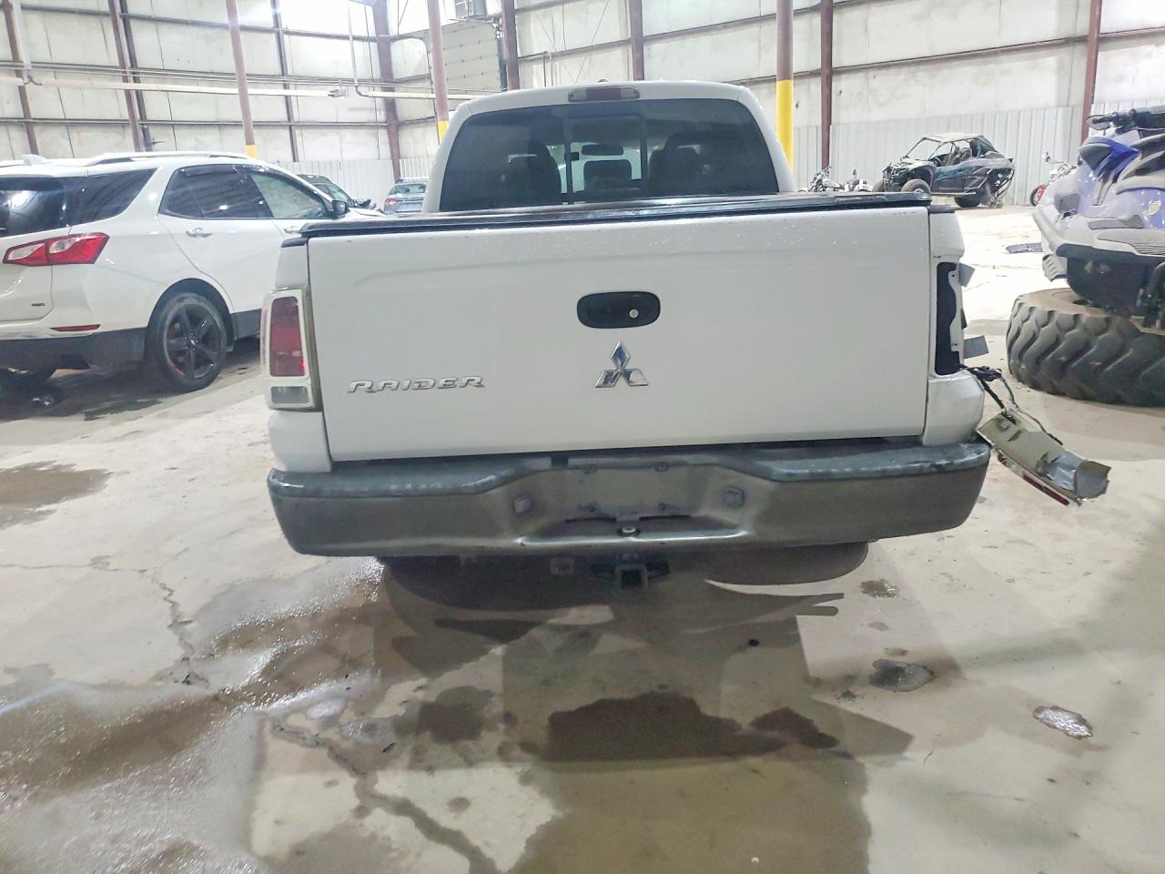 2007 Mitsubishi Raider Ls White vin: 1Z7HC28K17S109680