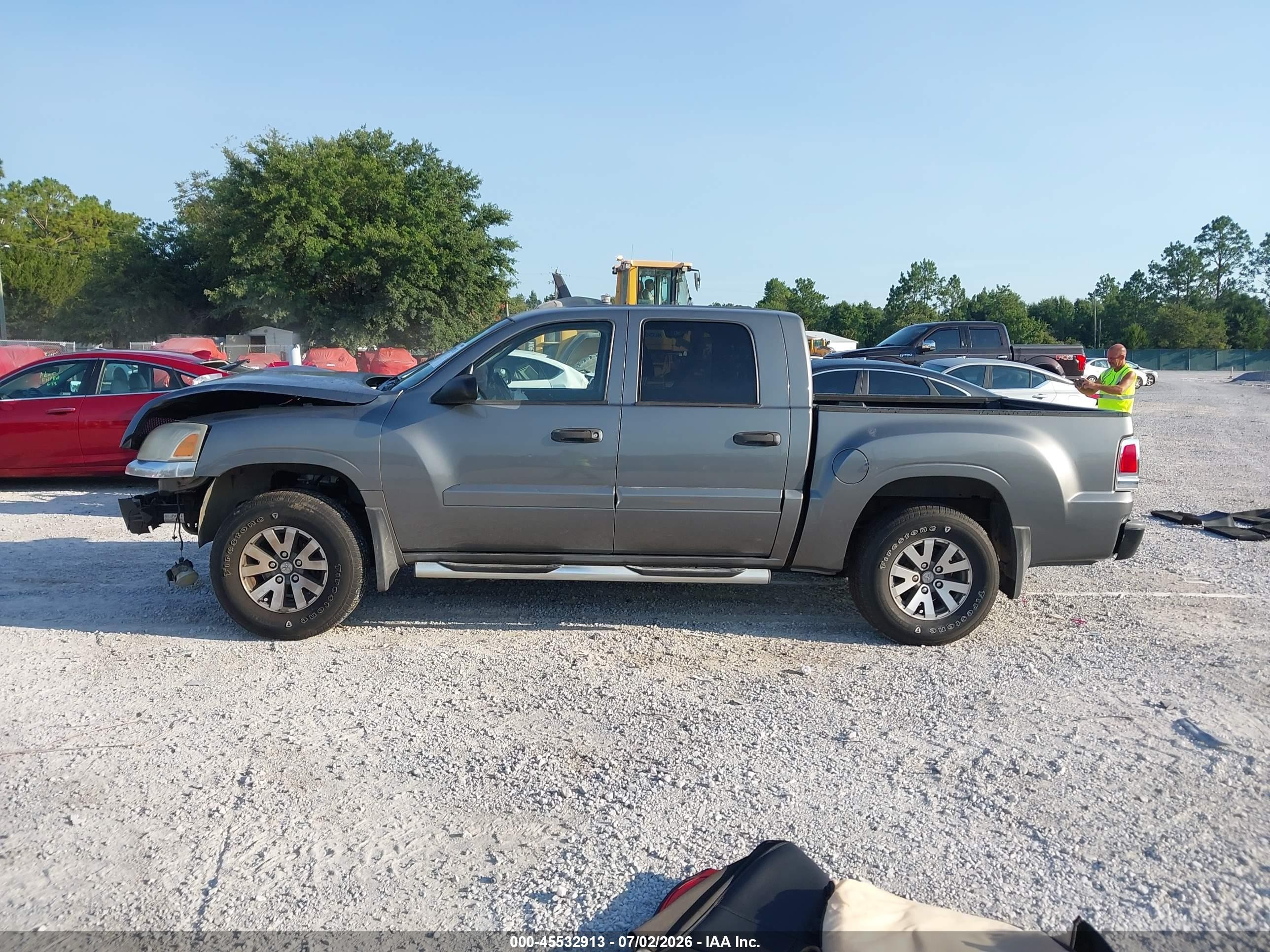 2007 Mitsubishi Raider Ls Gray vin: 1Z7HC28K27S185070