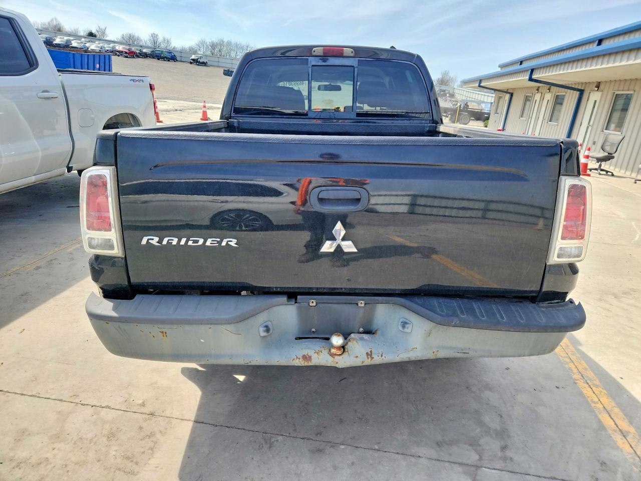 2008 Mitsubishi Raider Ls Black vin: 1Z7HC28K58S620066