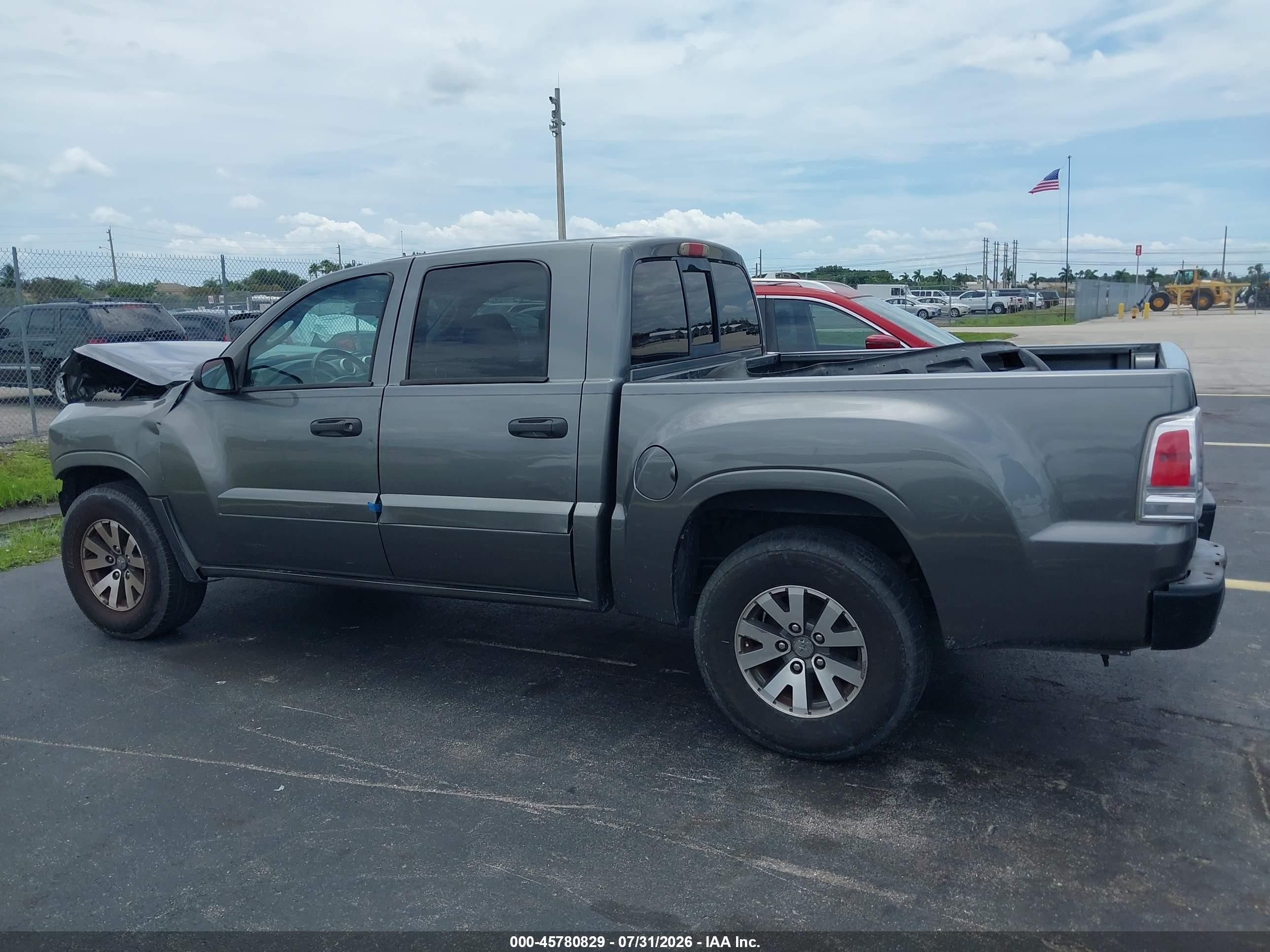 2008 Mitsubishi Raider Ls Gray vin: 1Z7HC28K68S619816