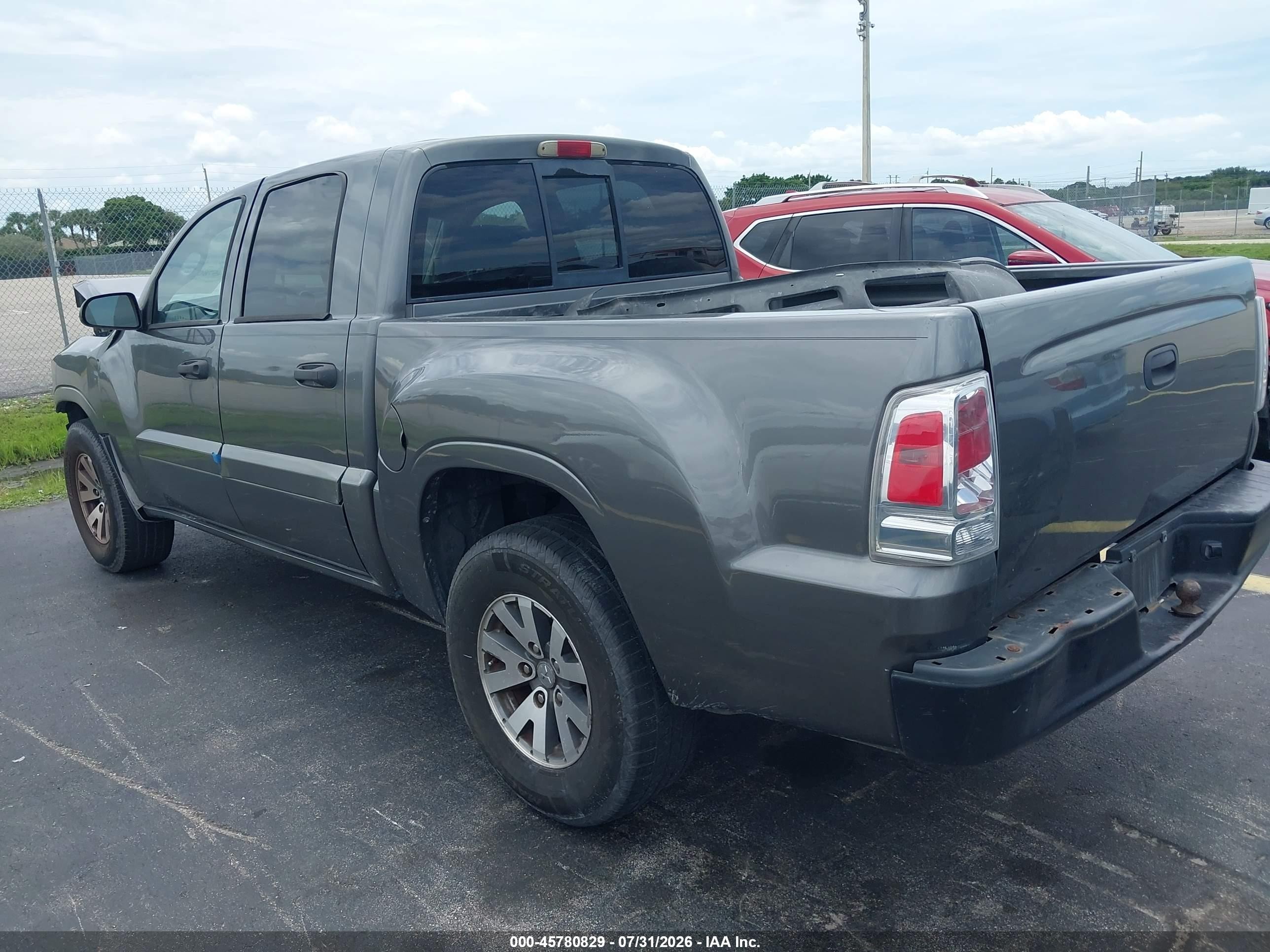 2008 Mitsubishi Raider Ls Gray vin: 1Z7HC28K68S619816