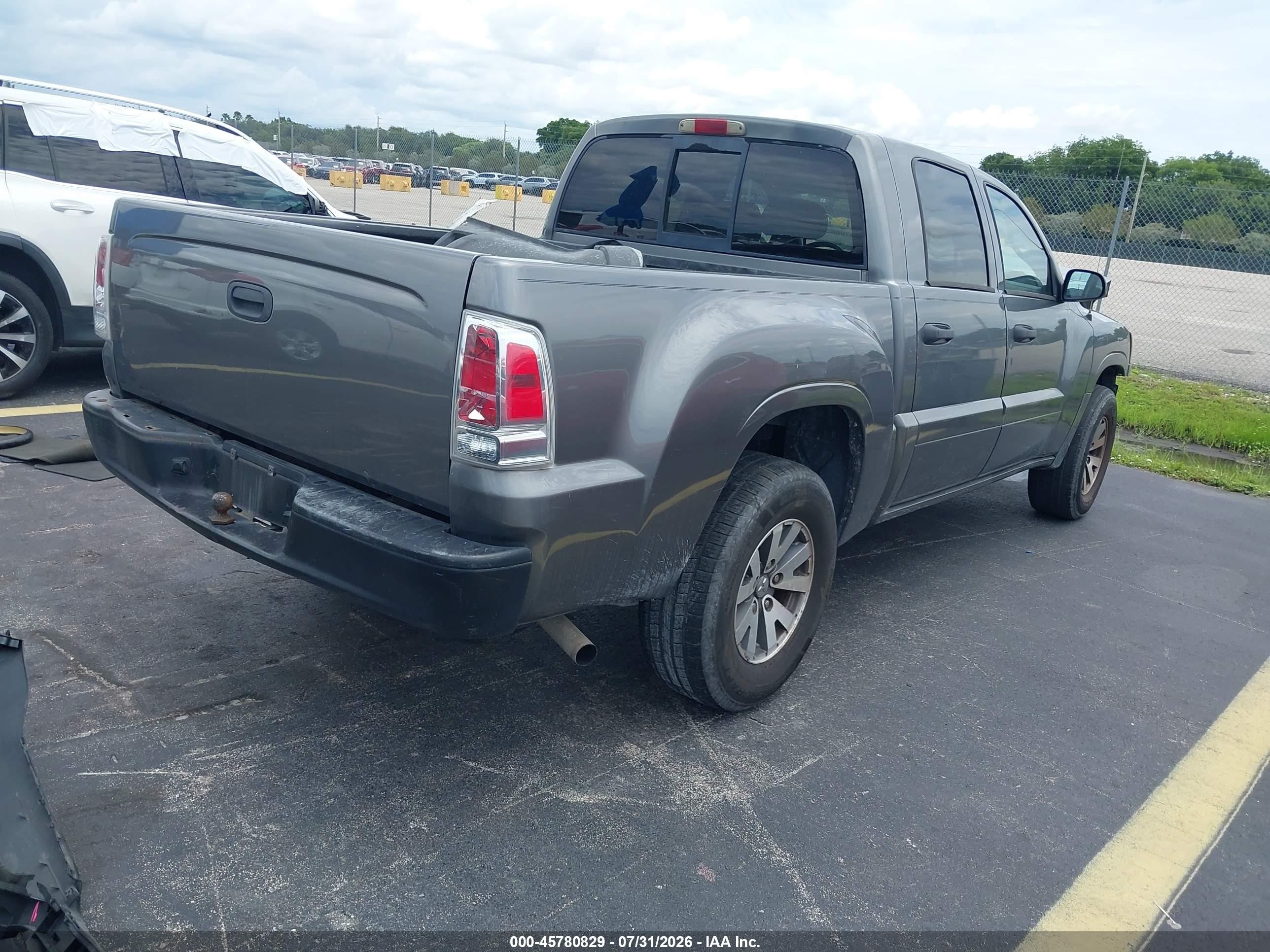 2008 Mitsubishi Raider Ls Gray vin: 1Z7HC28K68S619816