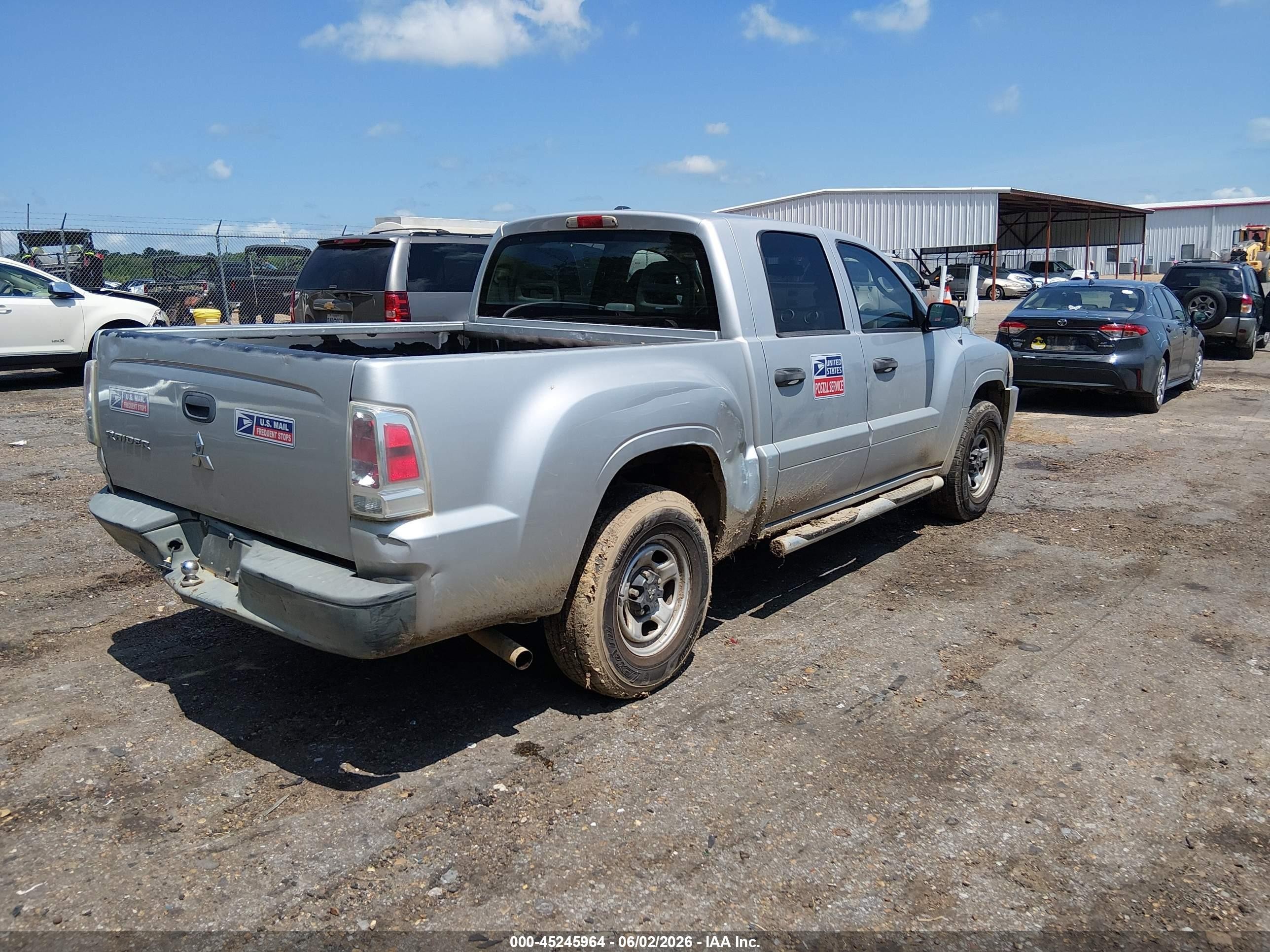 2007 Mitsubishi Raider Ls Silver vin: 1Z7HC28K87S174350