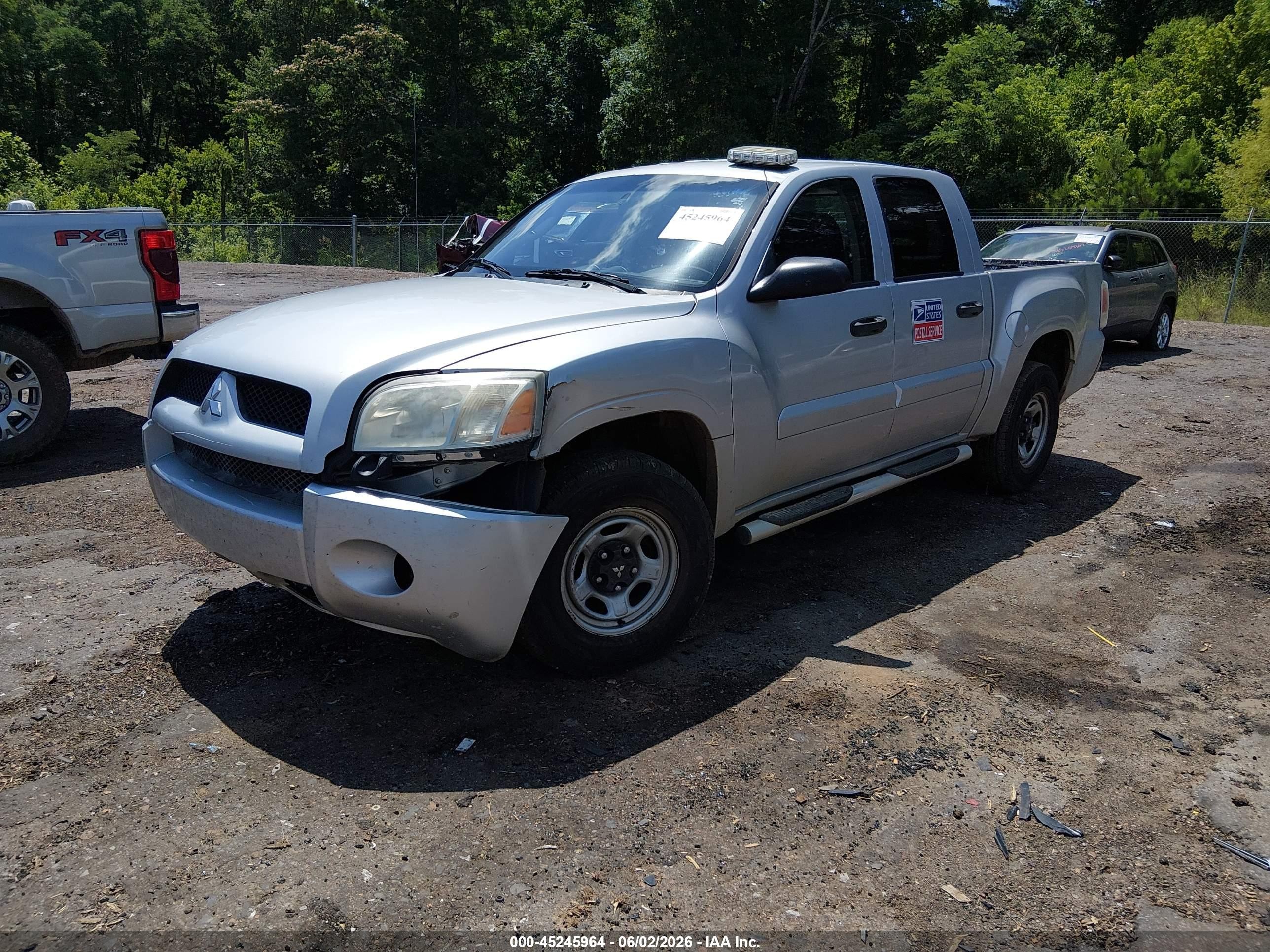 2007 Mitsubishi Raider Ls Silver vin: 1Z7HC28K87S174350