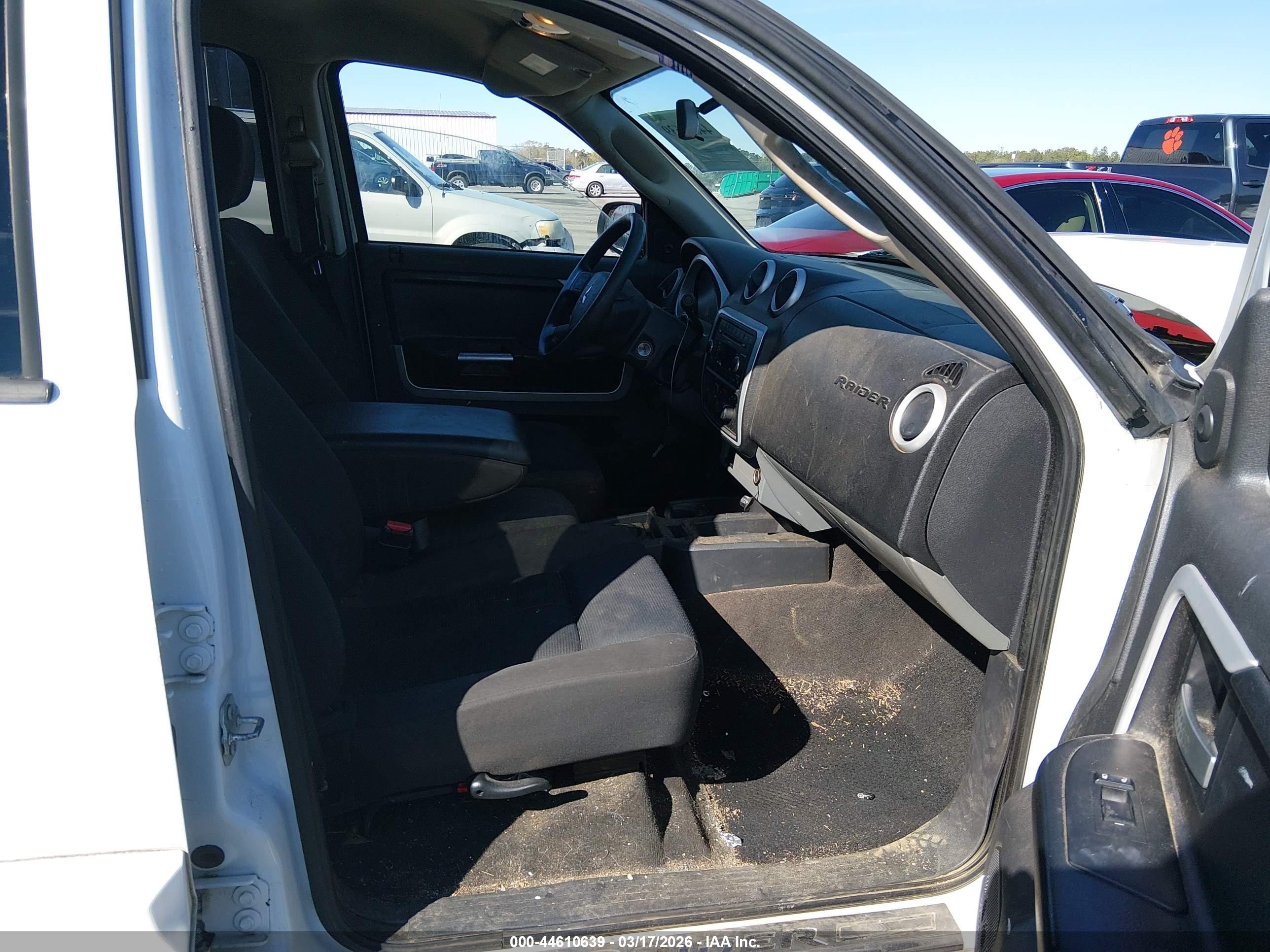 2008 Mitsubishi Raider Ls White vin: 1Z7HC28K98S572393