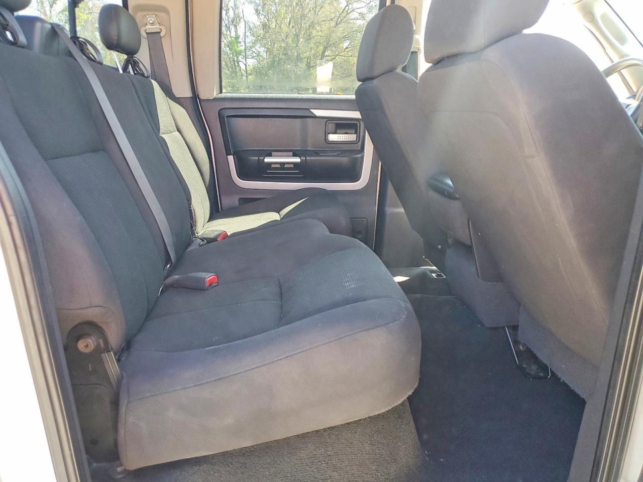 2009 Mitsubishi Raider Ls Silver vin: 1Z7HC28K99S729728