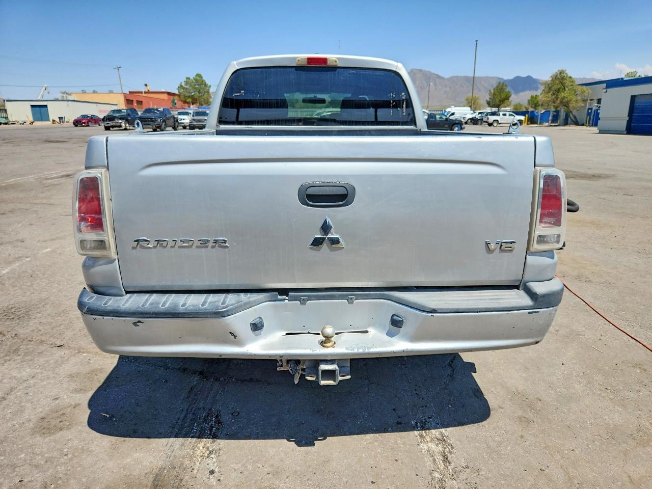 2007 Mitsubishi Raider Ls Silver vin: 1Z7HC28P47S171036