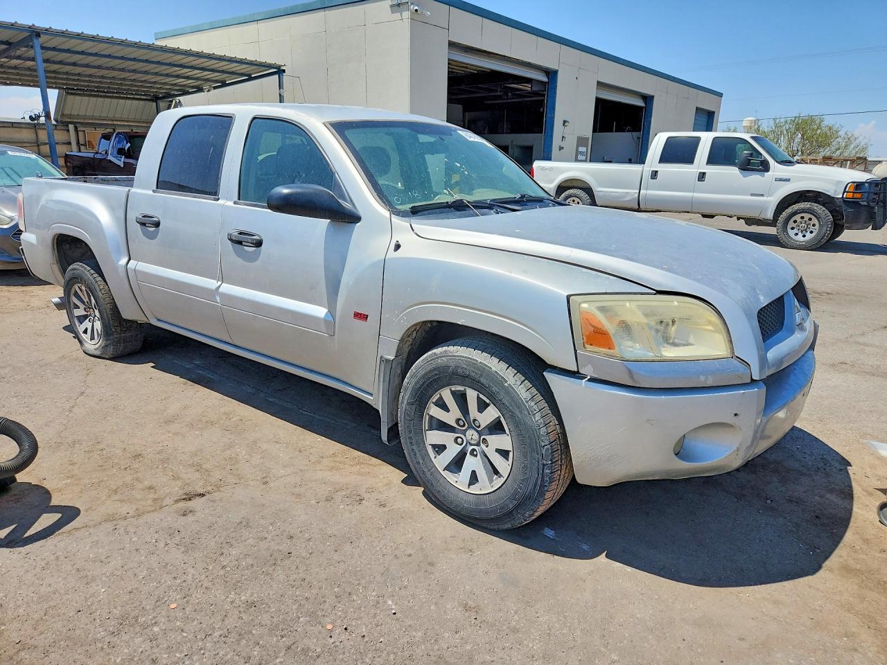 2007 Mitsubishi Raider Ls Silver vin: 1Z7HC28P47S171036