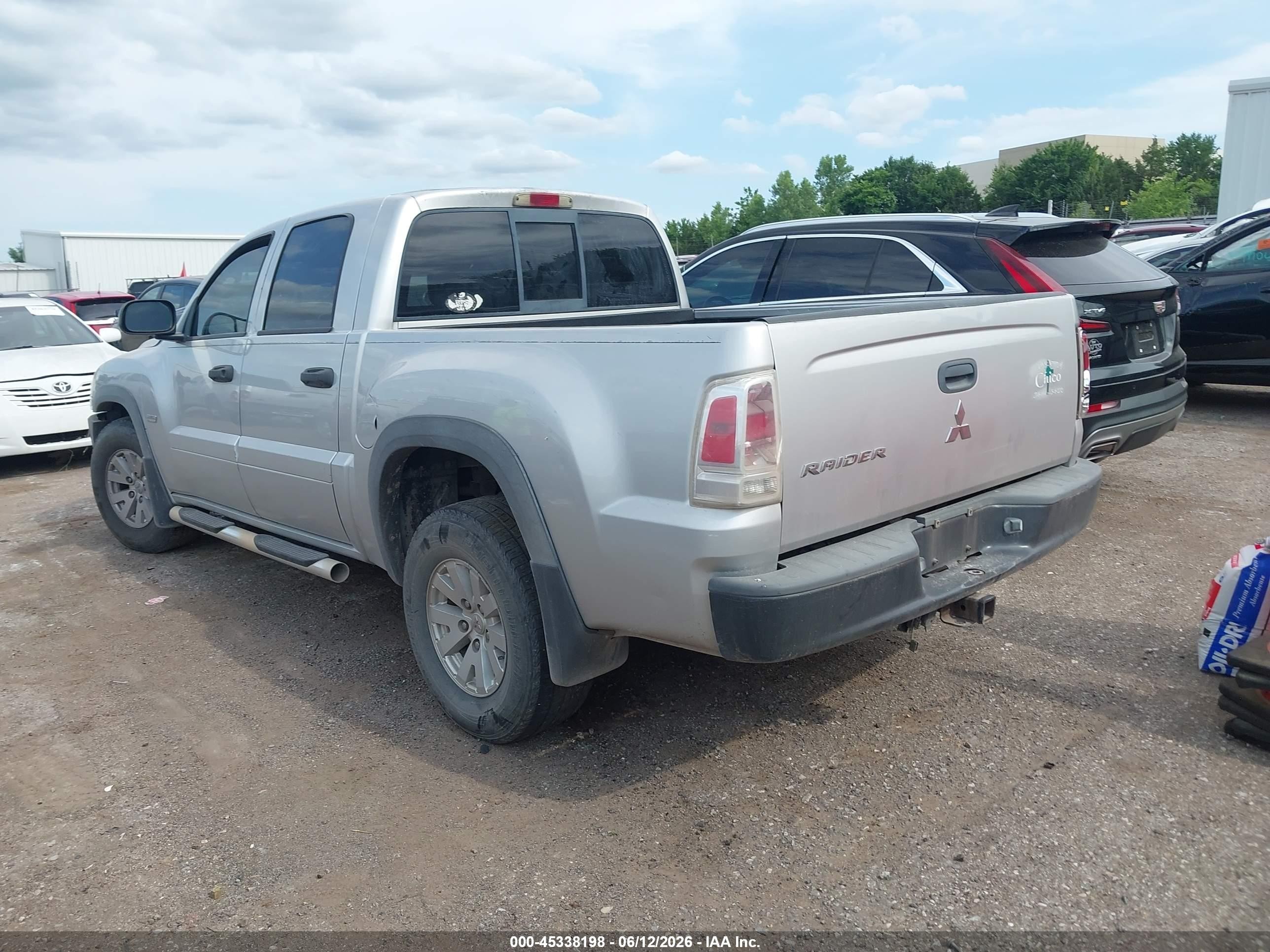 2006 Mitsubishi Raider Duro Cross V6 Silver vin: 1Z7HC38K36S561733