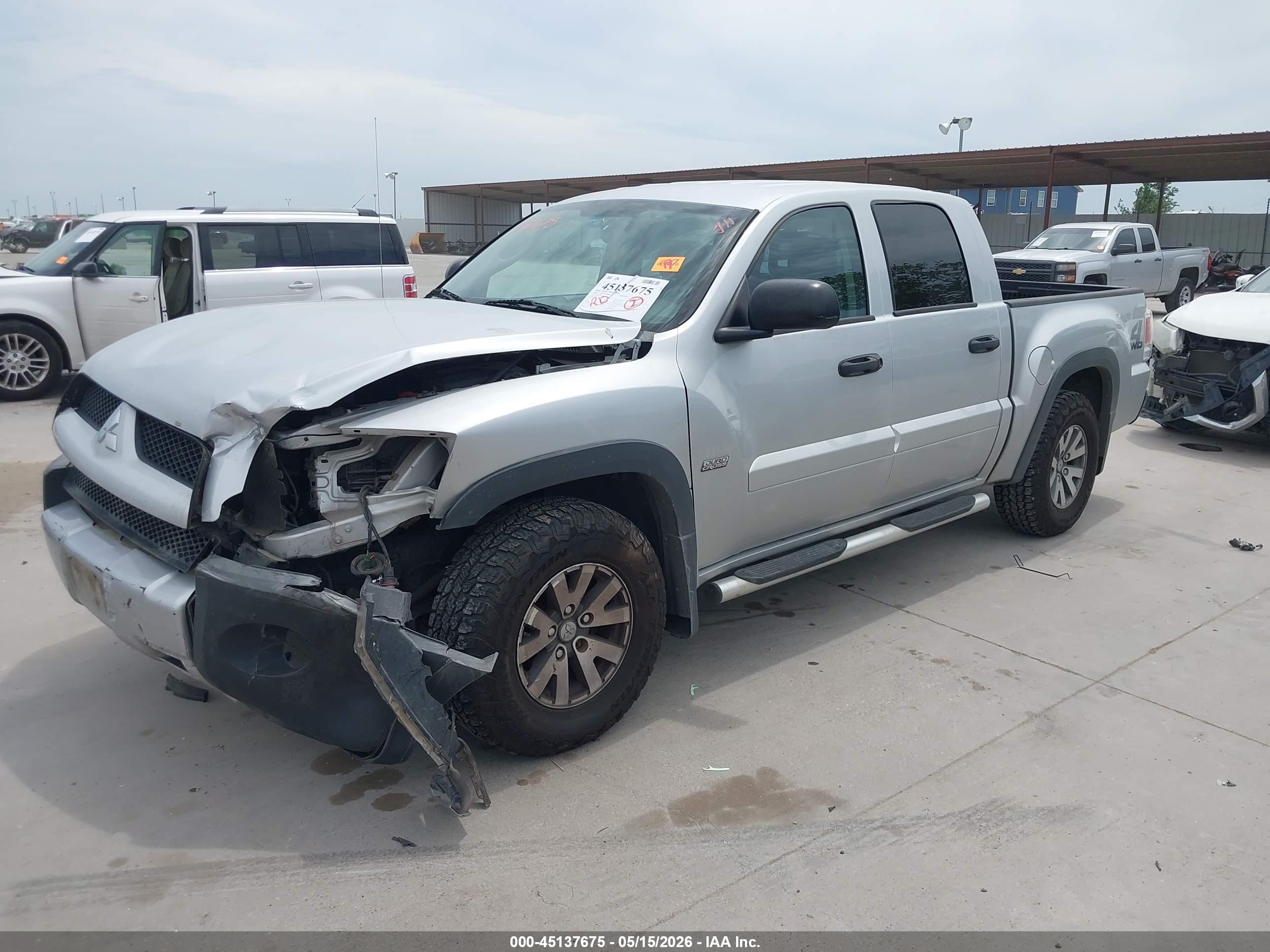 2006 Mitsubishi Raider Duro Cross V8 Silver vin: 1Z7HC38N56S567866