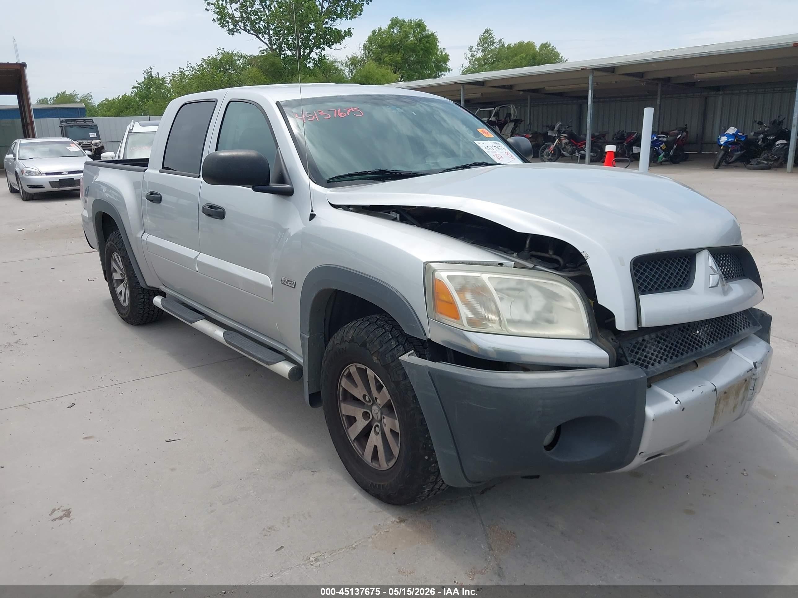 2006 Mitsubishi Raider Duro Cross V8 Silver vin: 1Z7HC38N56S567866
