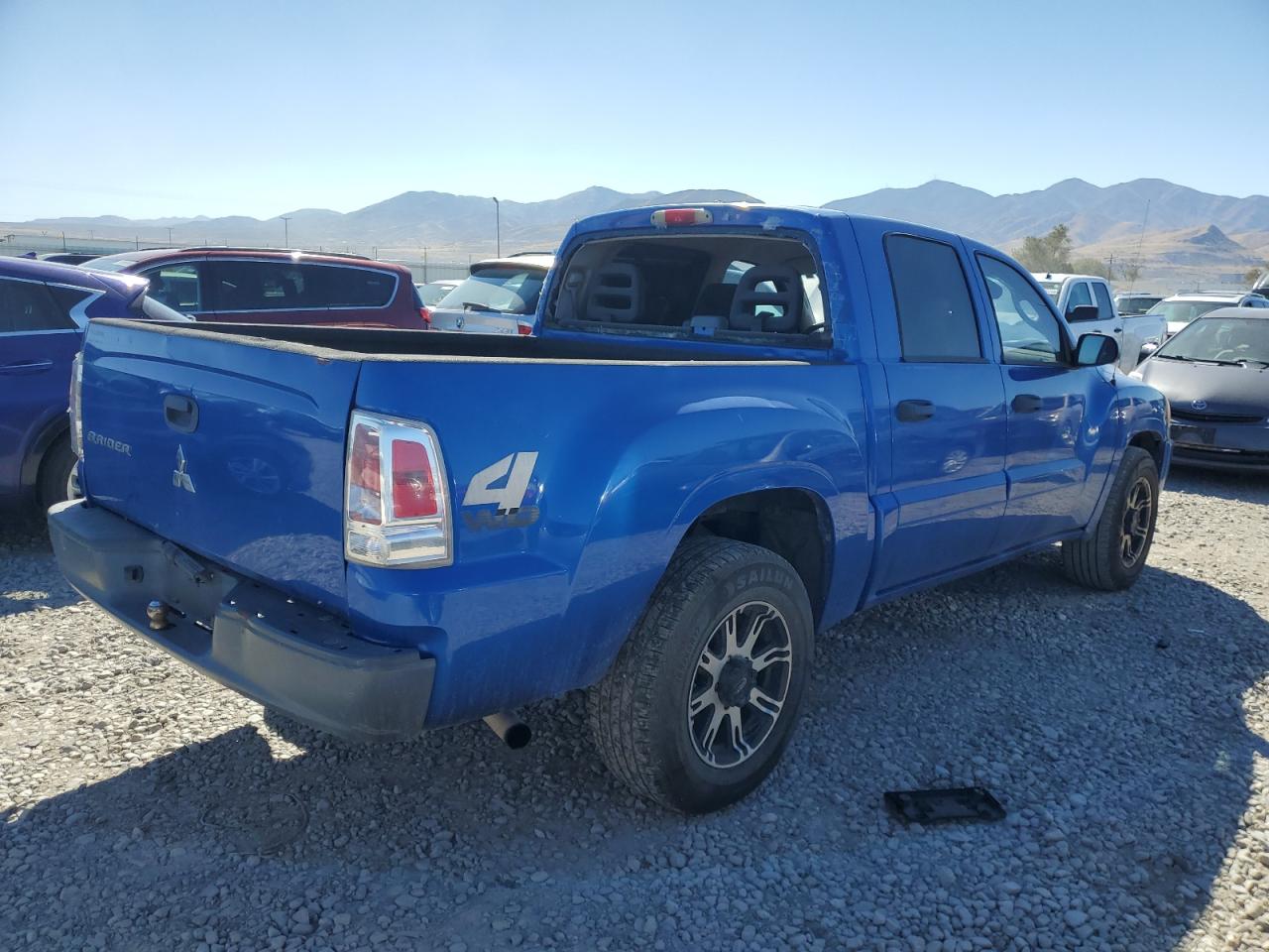 2007 Mitsubishi Raider Ls Blue vin: 1Z7HT28K97S243577