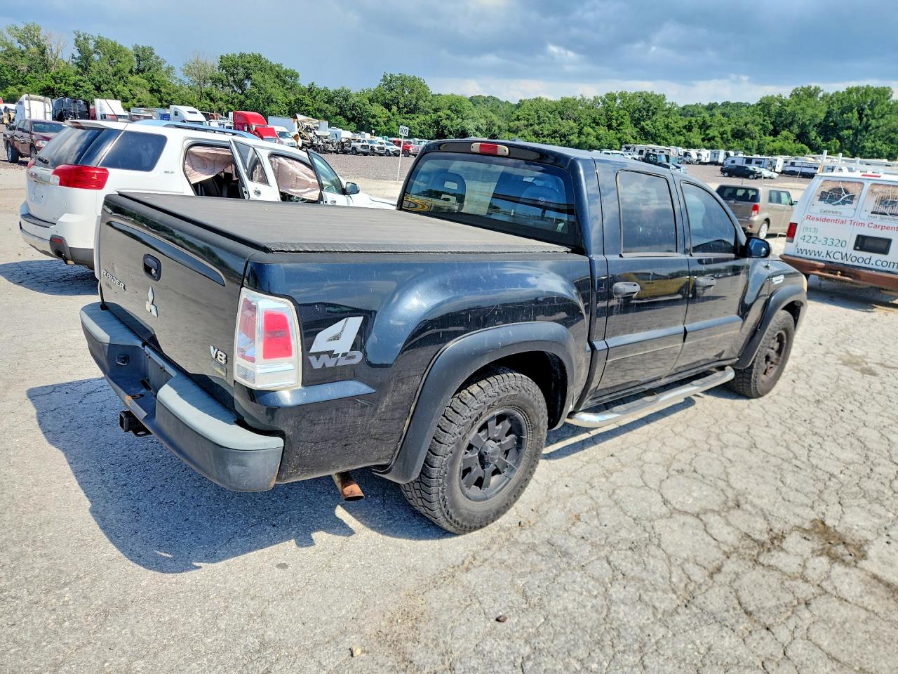 2007 Mitsubishi Raider Ls Black vin: 1Z7HT28P67S176366
