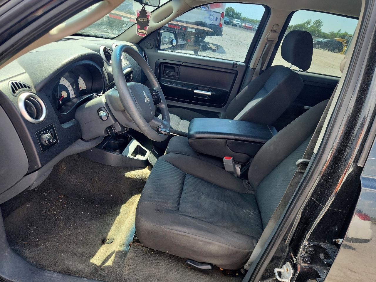 2007 Mitsubishi Raider Ls Black vin: 1Z7HT28P67S176366