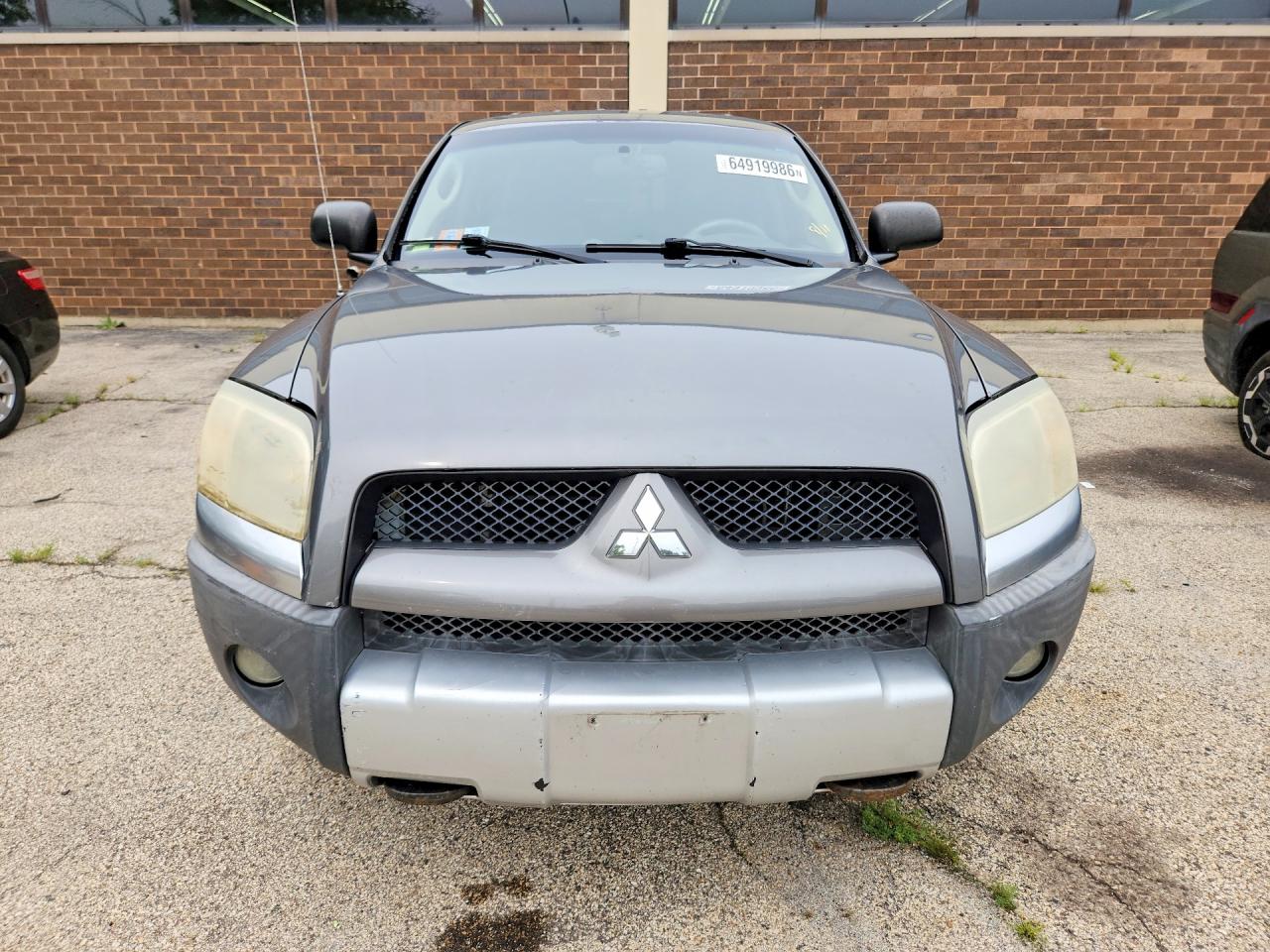 2006 Mitsubishi Raider Durocross Gray vin: 1Z7HT32N66S540717