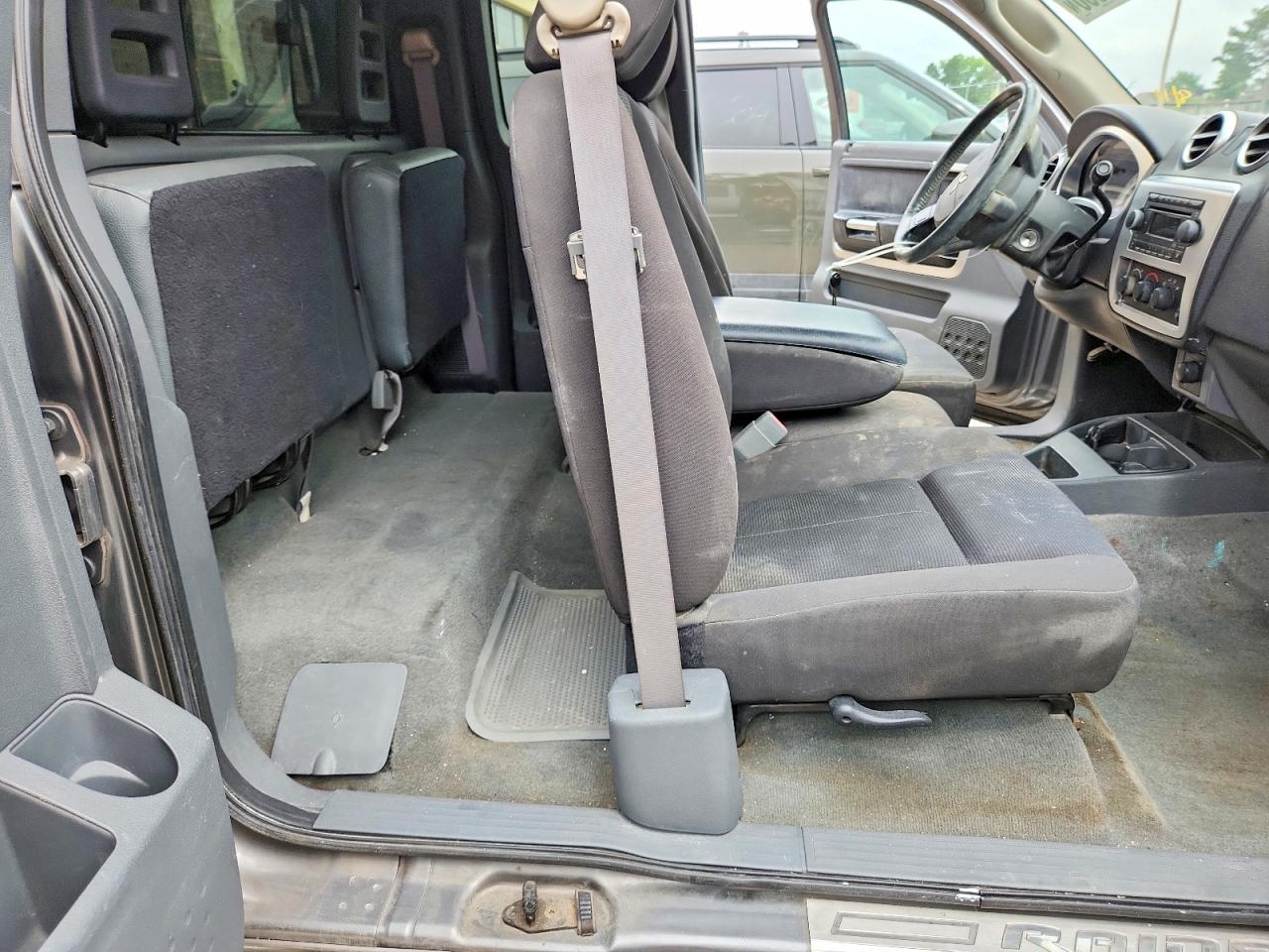 2006 Mitsubishi Raider Durocross Gray vin: 1Z7HT32N66S540717