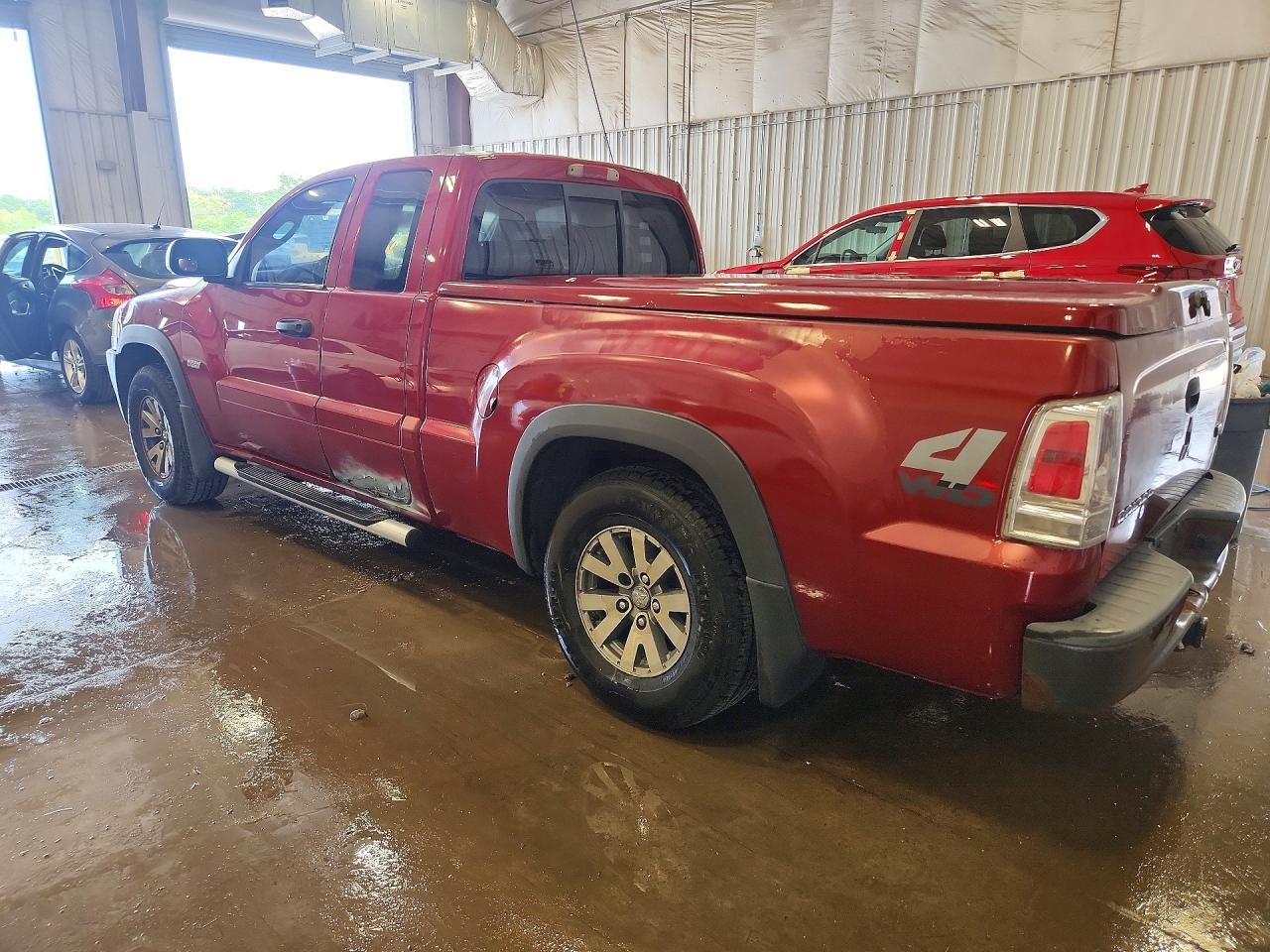 2006 Mitsubishi Raider Durocross Maroon vin: 1Z7HT32N76S543108