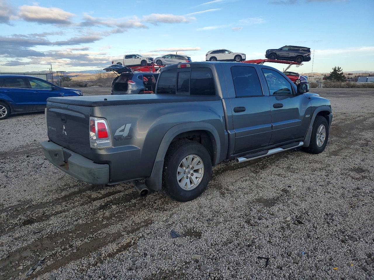 2006 Mitsubishi Raider Gray vin: 1Z7HT38K36S543040