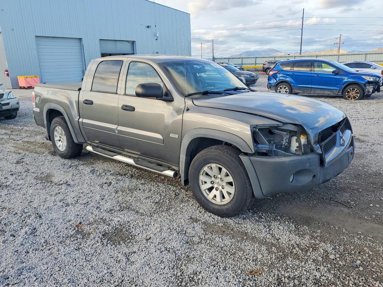 2006 Mitsubishi Raider Gray vin: 1Z7HT38K36S543040