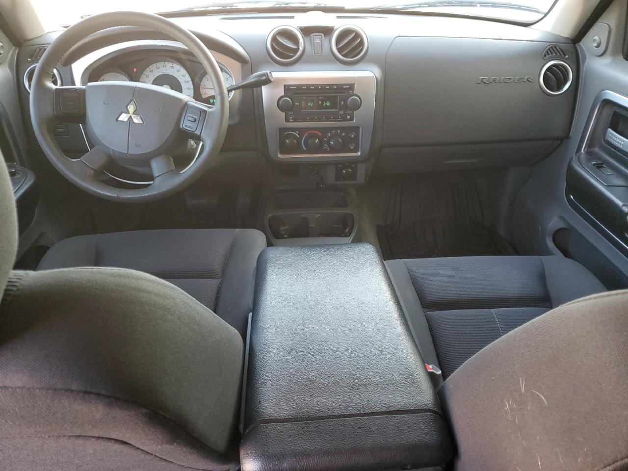 2006 Mitsubishi Raider Durocross Silver vin: 1Z7HT38N46S543185