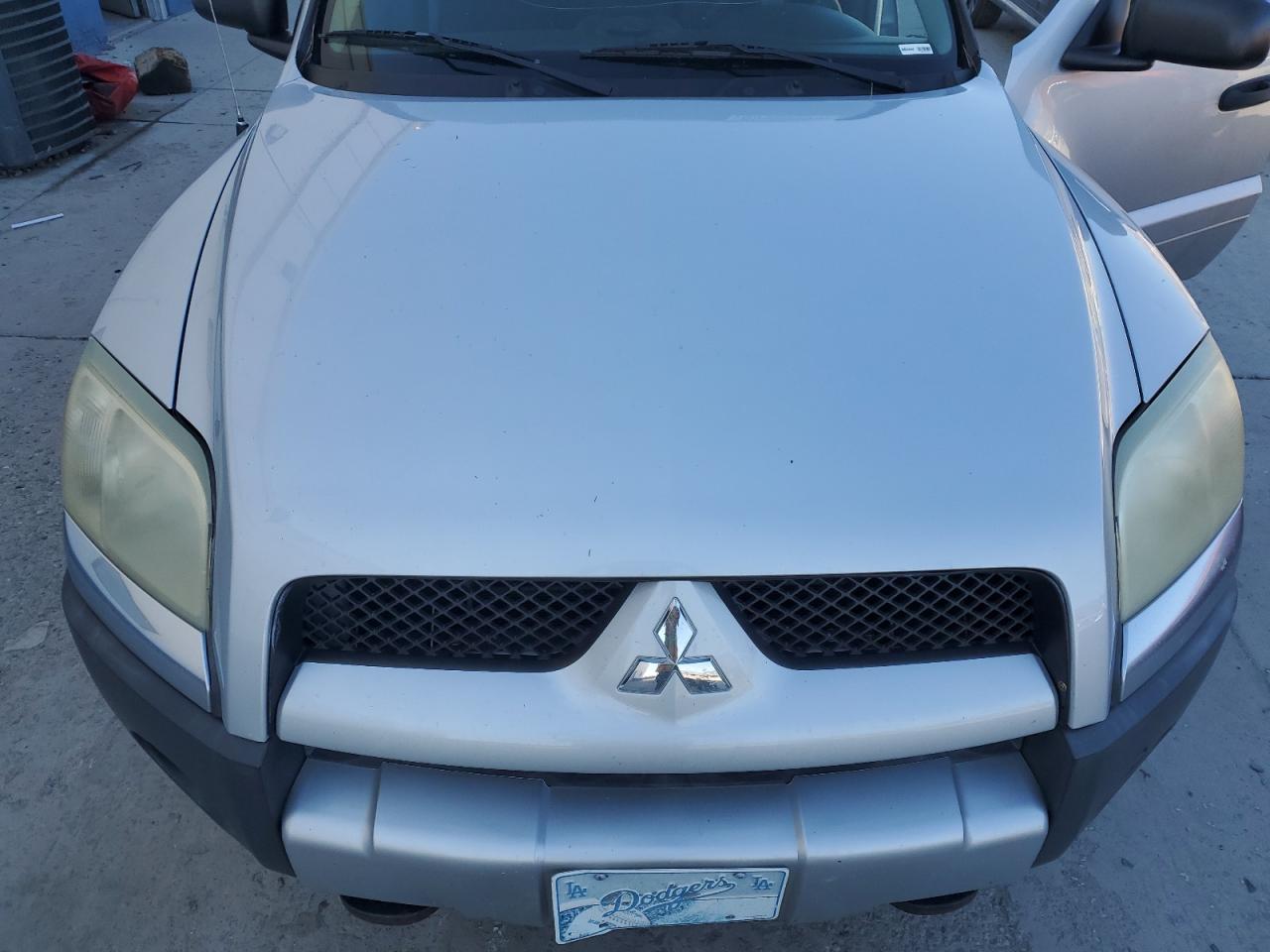2006 Mitsubishi Raider Durocross Silver vin: 1Z7HT38N46S543185