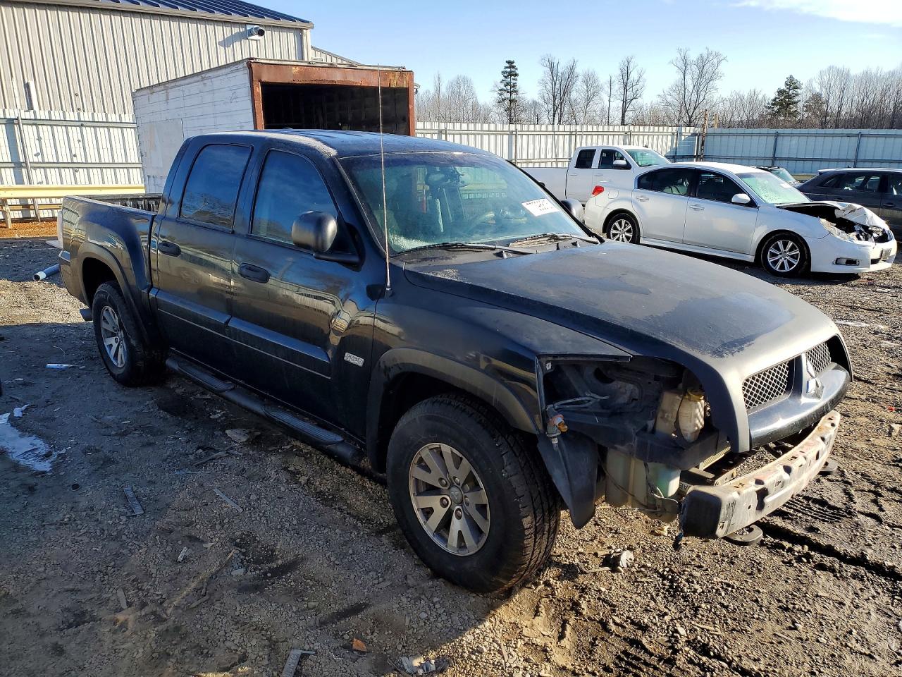 2006 Mitsubishi Raider Durocross Black vin: 1Z7HT38N46S580222