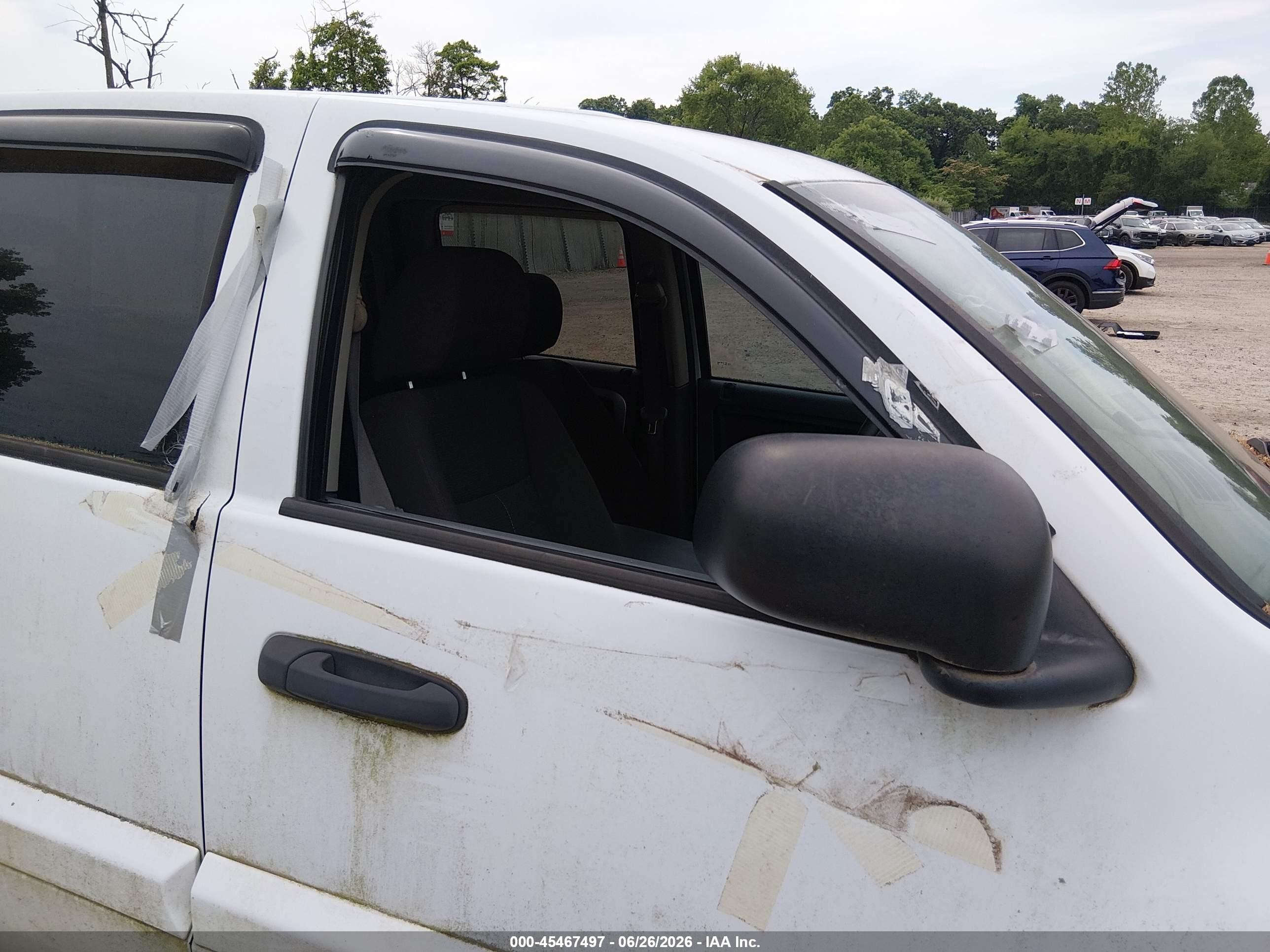 2006 Mitsubishi Raider Duro Cross V8 White vin: 1Z7HT38N86S501134