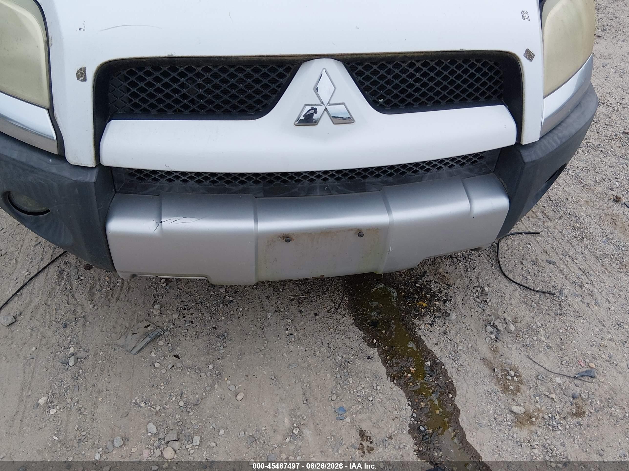 2006 Mitsubishi Raider Duro Cross V8 White vin: 1Z7HT38N86S501134