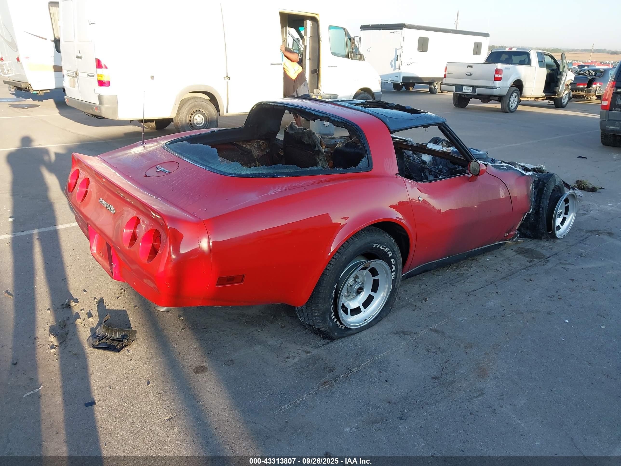 1980 Chev Corvette   Красный vin: 1Z878AS437708    