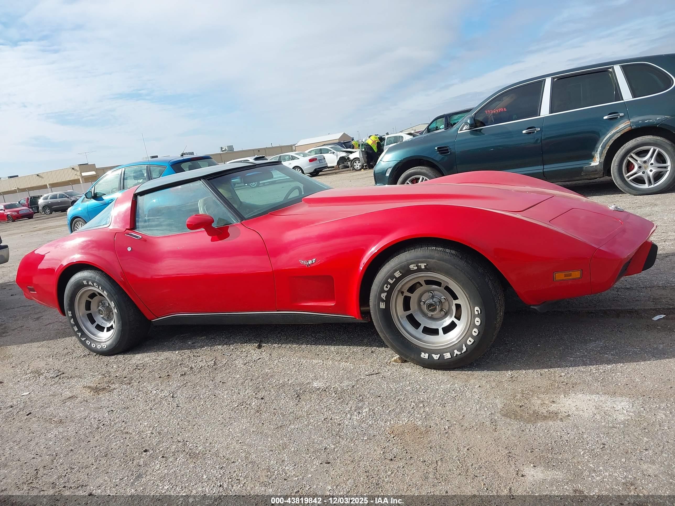 1978 Chevrolet Corvette   Красный vin: 1Z87L8S413637    