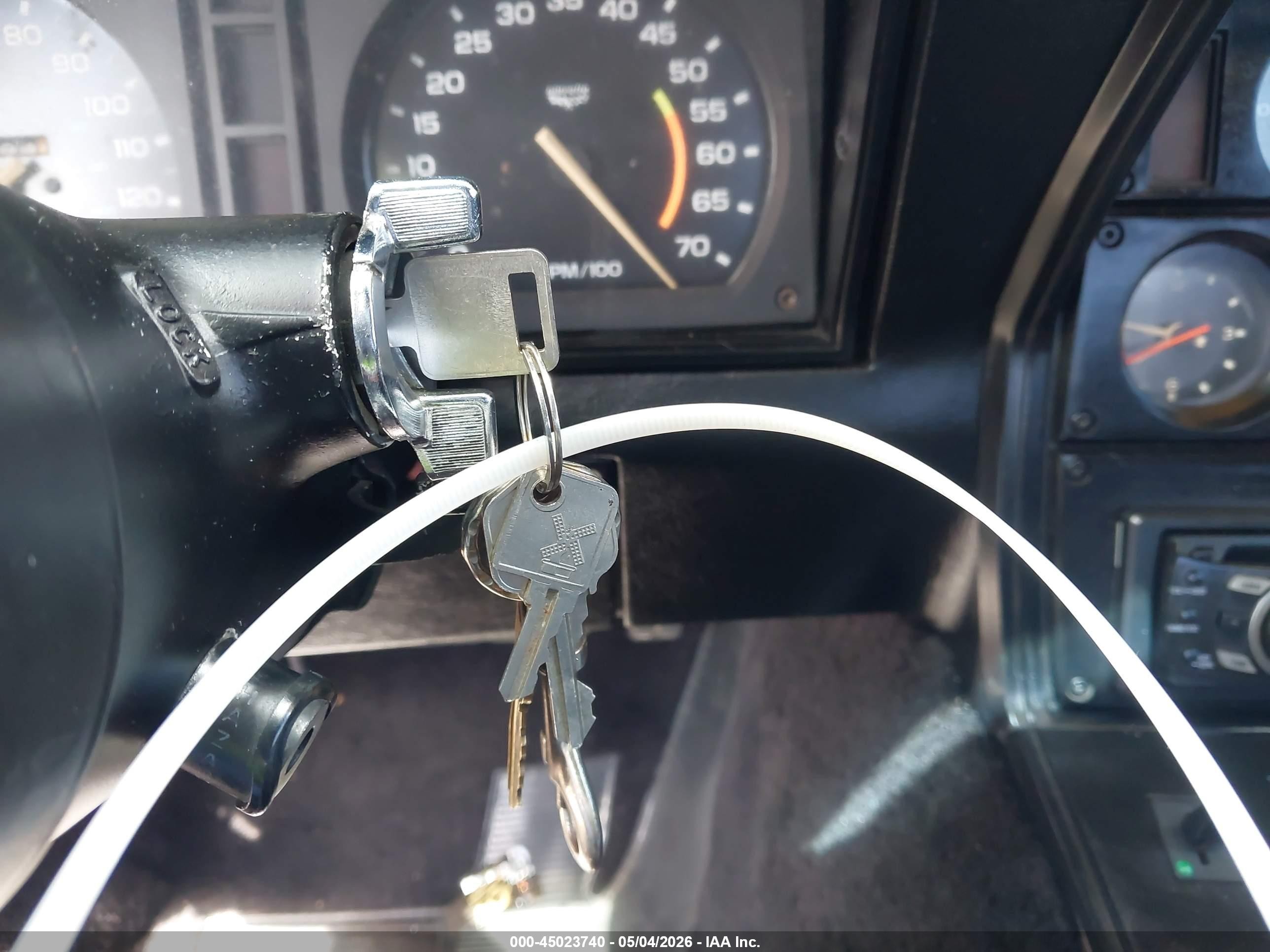 1978 Chevrolet Corvette   Серебряный vin: 1Z87L8S424981    