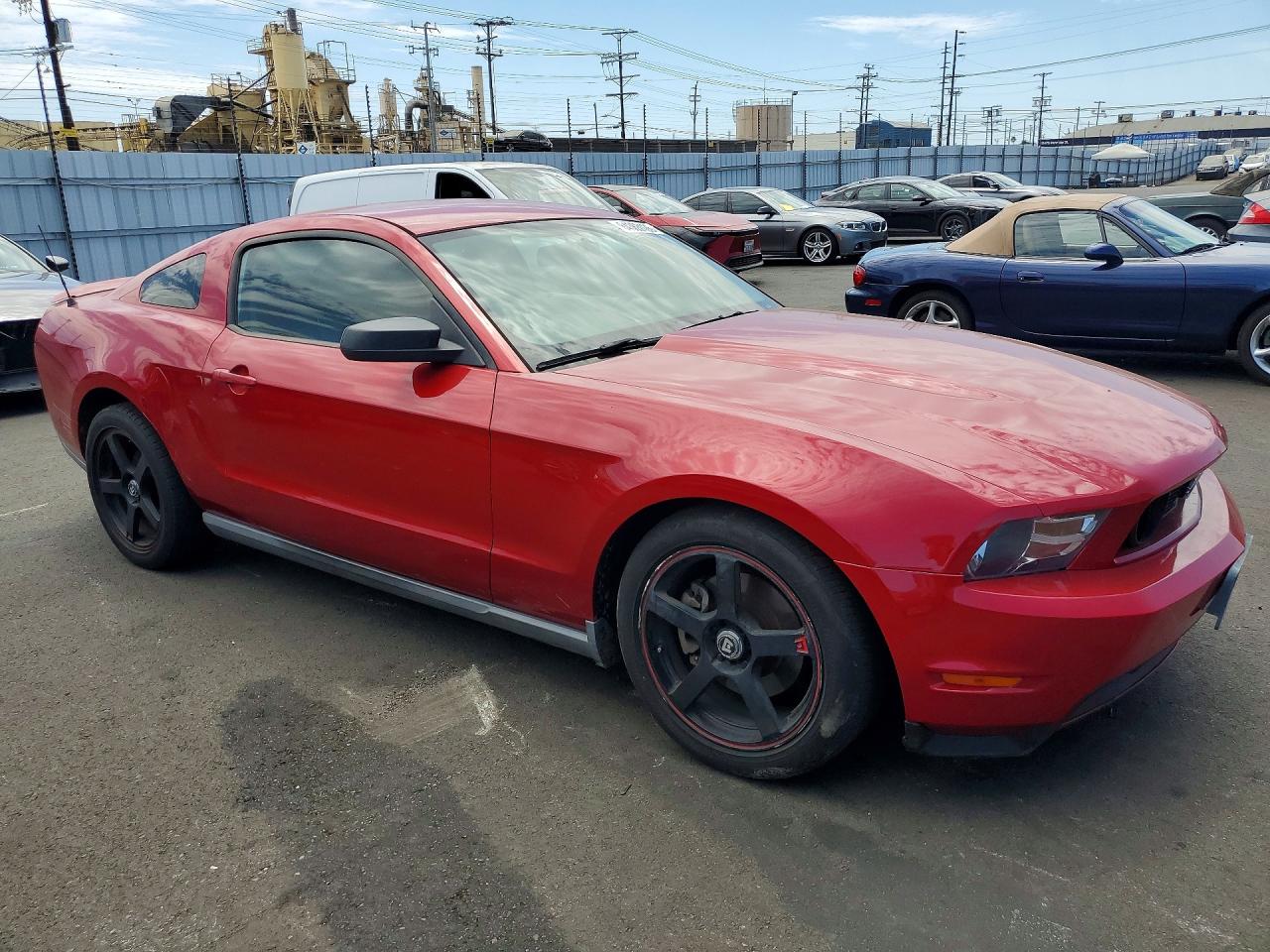 2011 Ford Mustang Red vin: 1ZVBP8AM0B5120291