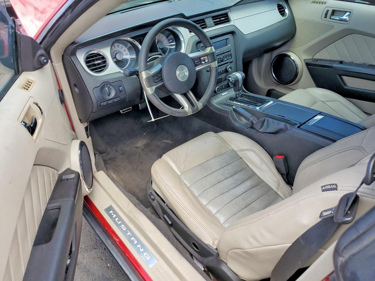 2011 Ford Mustang Red vin: 1ZVBP8AM0B5120291