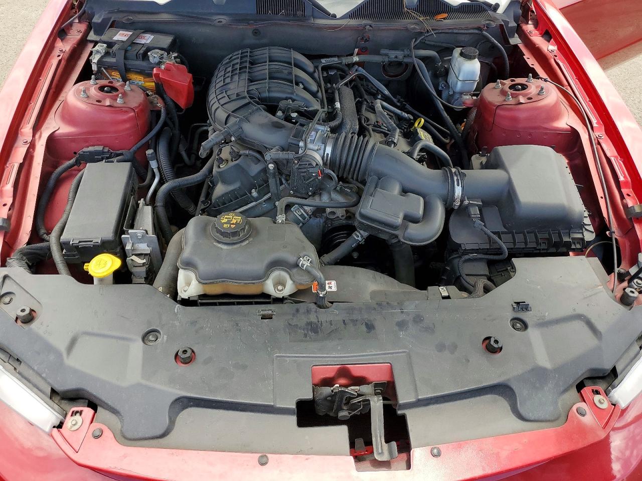 2011 Ford Mustang Red vin: 1ZVBP8AM0B5120291