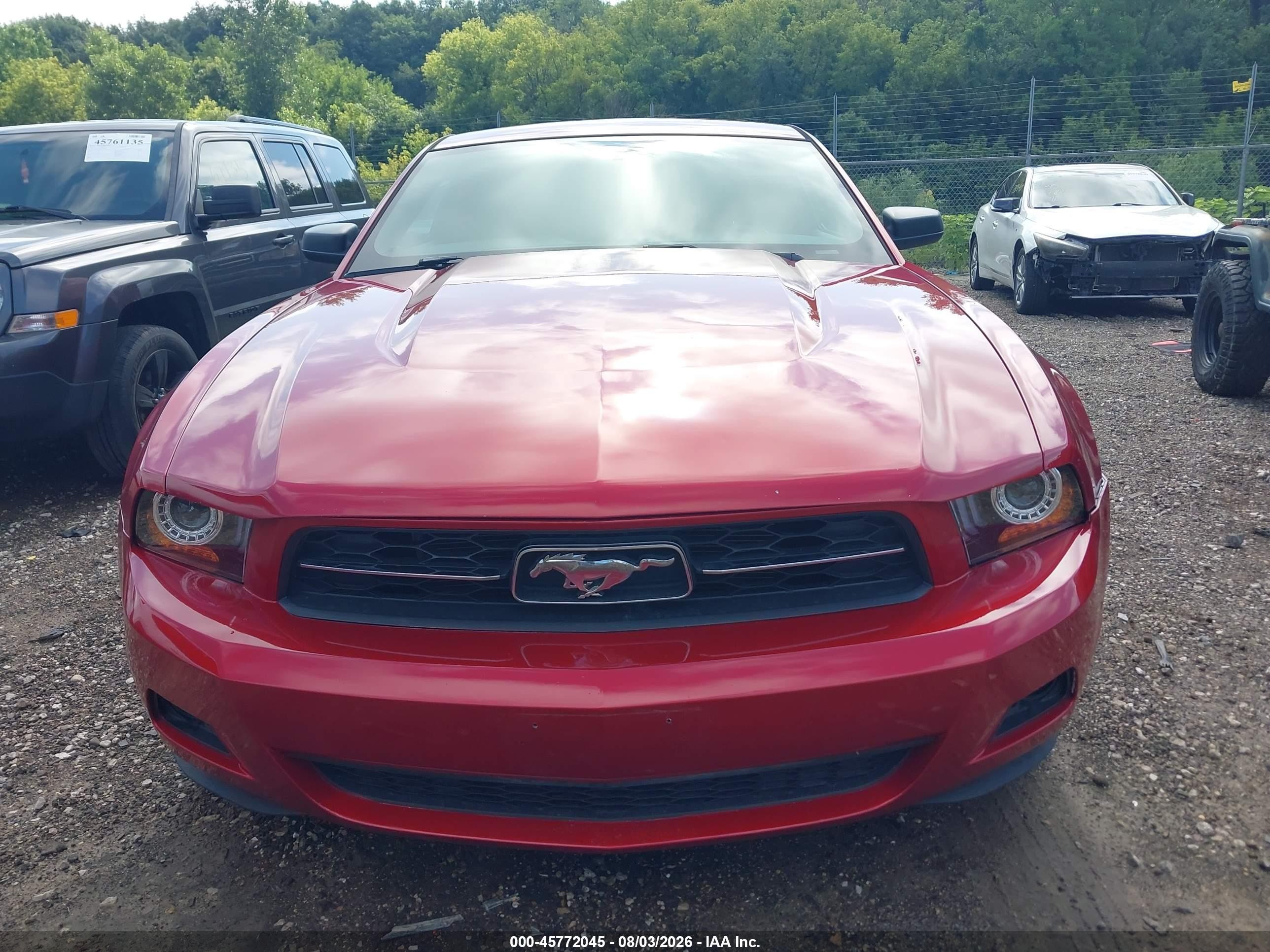 2011 Ford Mustang V6 Red vin: 1ZVBP8AM0B5128519