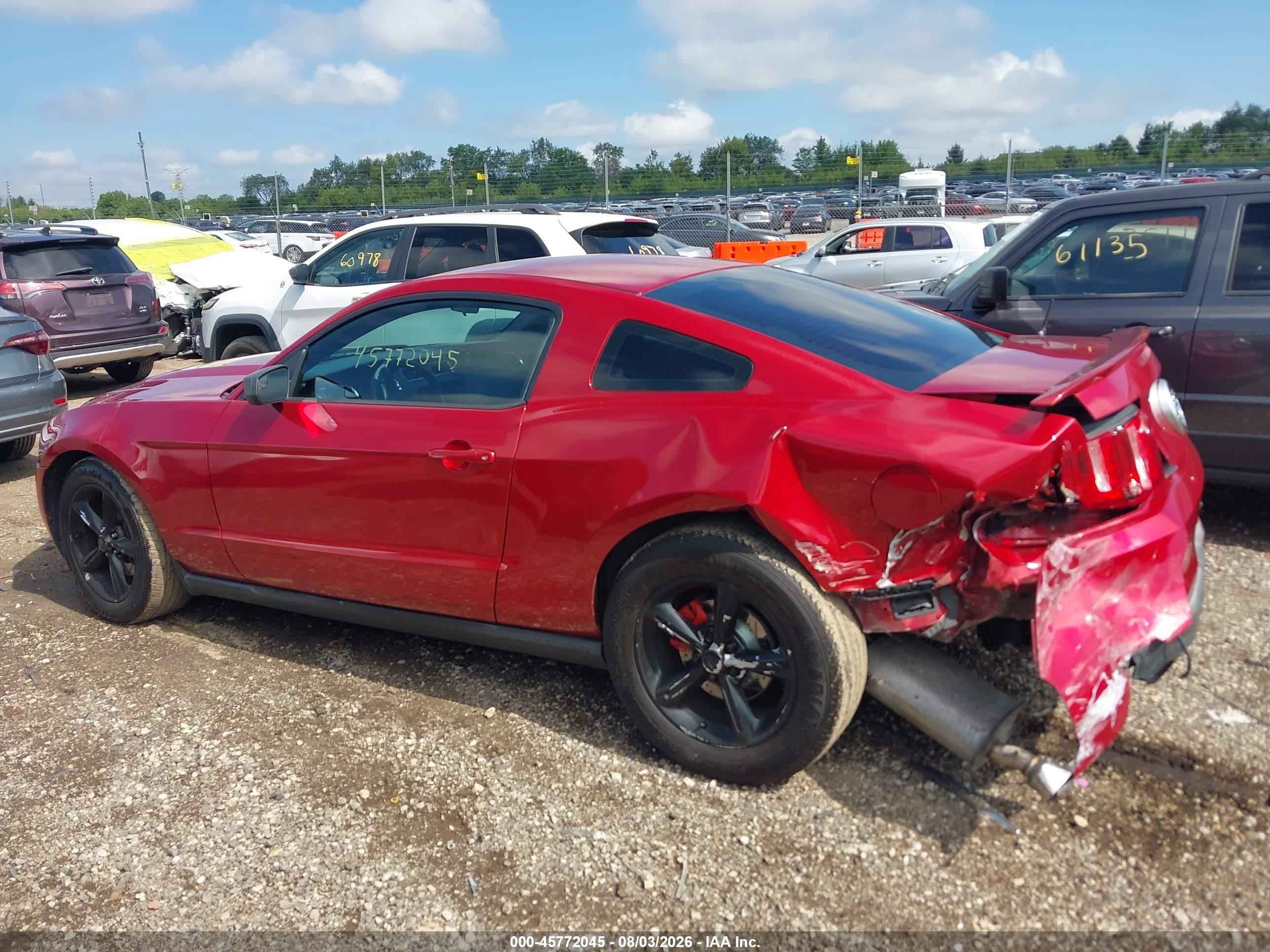 2011 Ford Mustang V6 Red vin: 1ZVBP8AM0B5128519