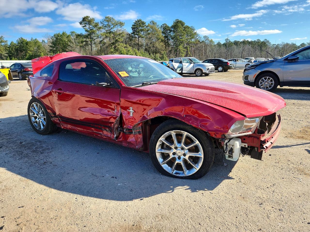 2011 Ford Mustang Red vin: 1ZVBP8AM0B5135874