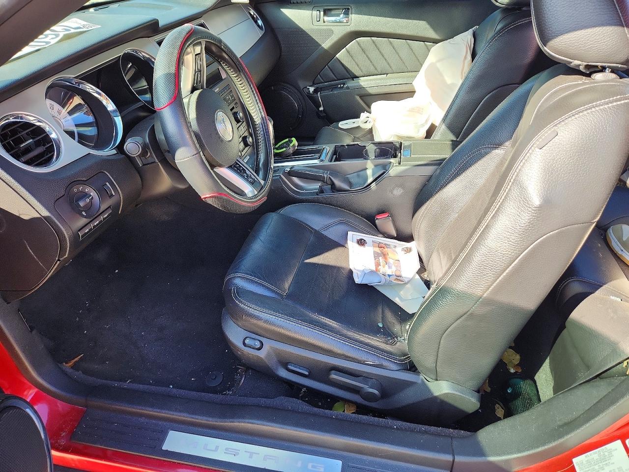 2011 Ford Mustang Red vin: 1ZVBP8AM0B5135874