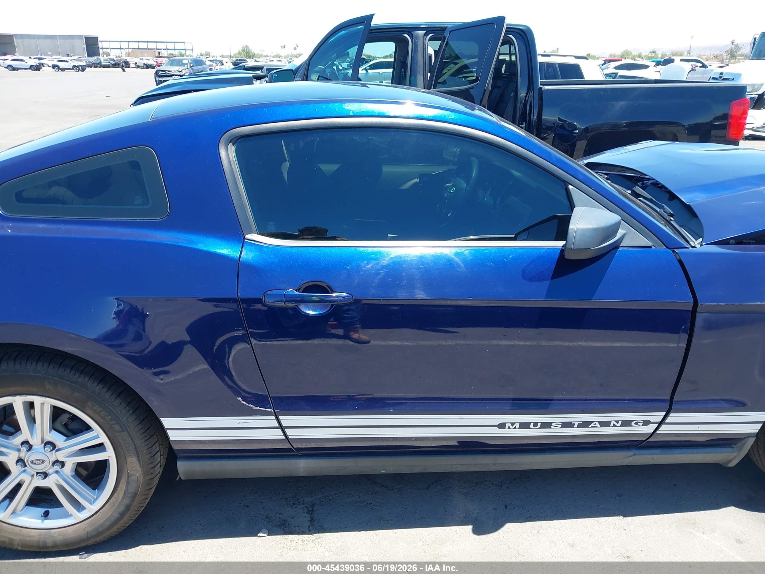 2011 Ford Mustang V6 Blue vin: 1ZVBP8AM0B5136037