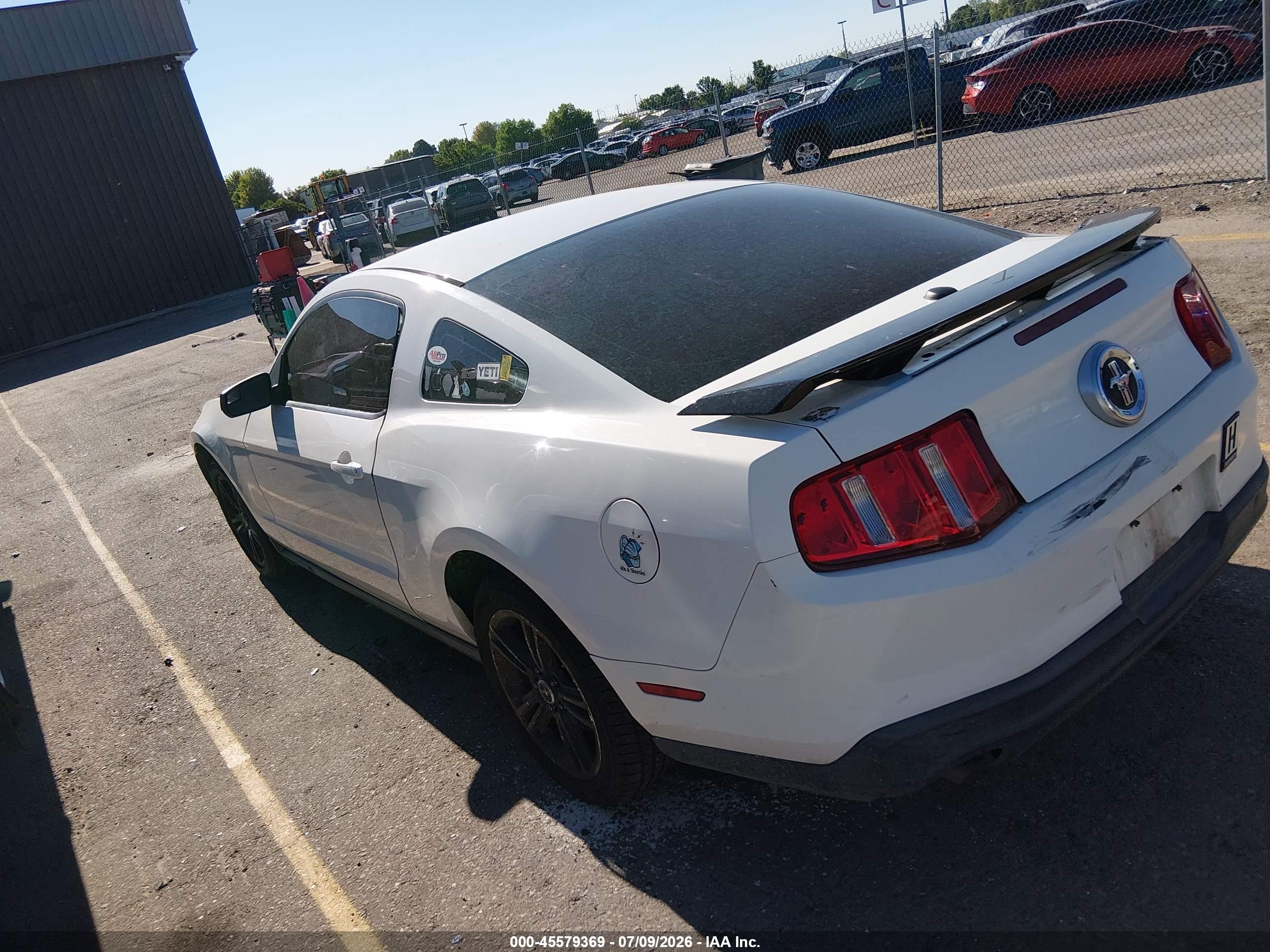 2011 Ford Mustang V6 Premium White vin: 1ZVBP8AM0B5137110