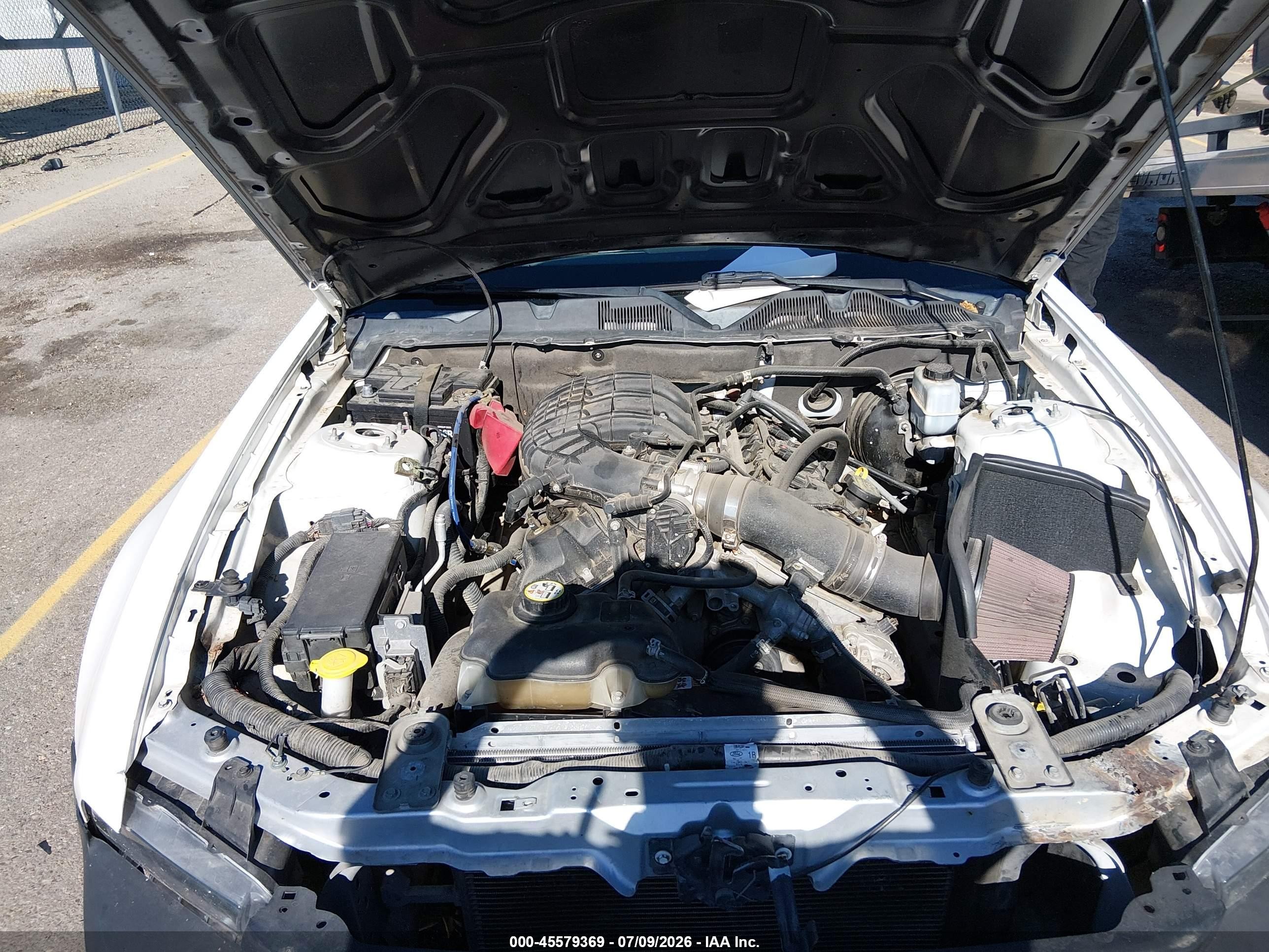 2011 Ford Mustang V6 Premium White vin: 1ZVBP8AM0B5137110