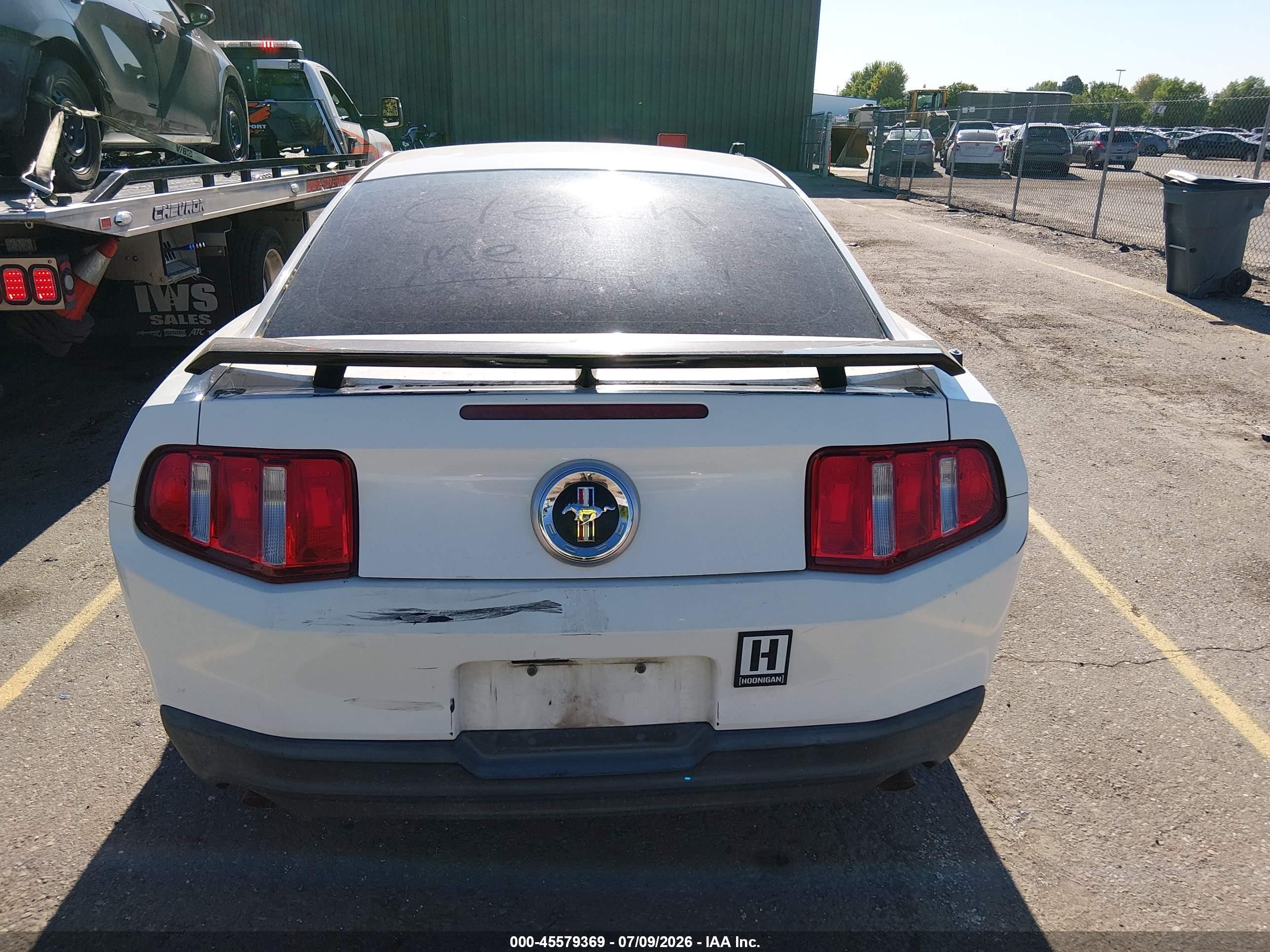 2011 Ford Mustang V6 Premium White vin: 1ZVBP8AM0B5137110