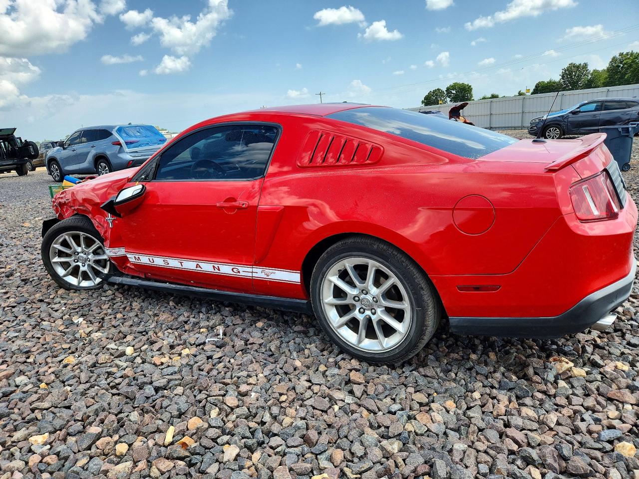 2011 Ford Mustang Red vin: 1ZVBP8AM0B5154814