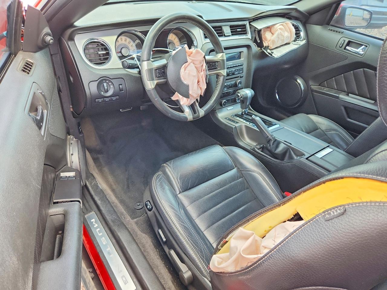 2011 Ford Mustang Red vin: 1ZVBP8AM0B5154814