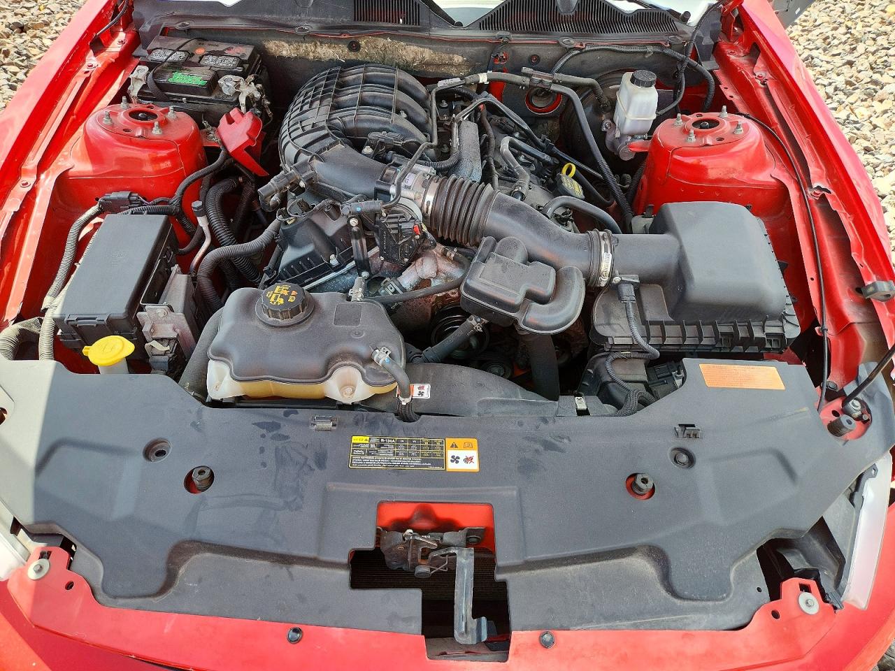 2011 Ford Mustang Red vin: 1ZVBP8AM0B5154814